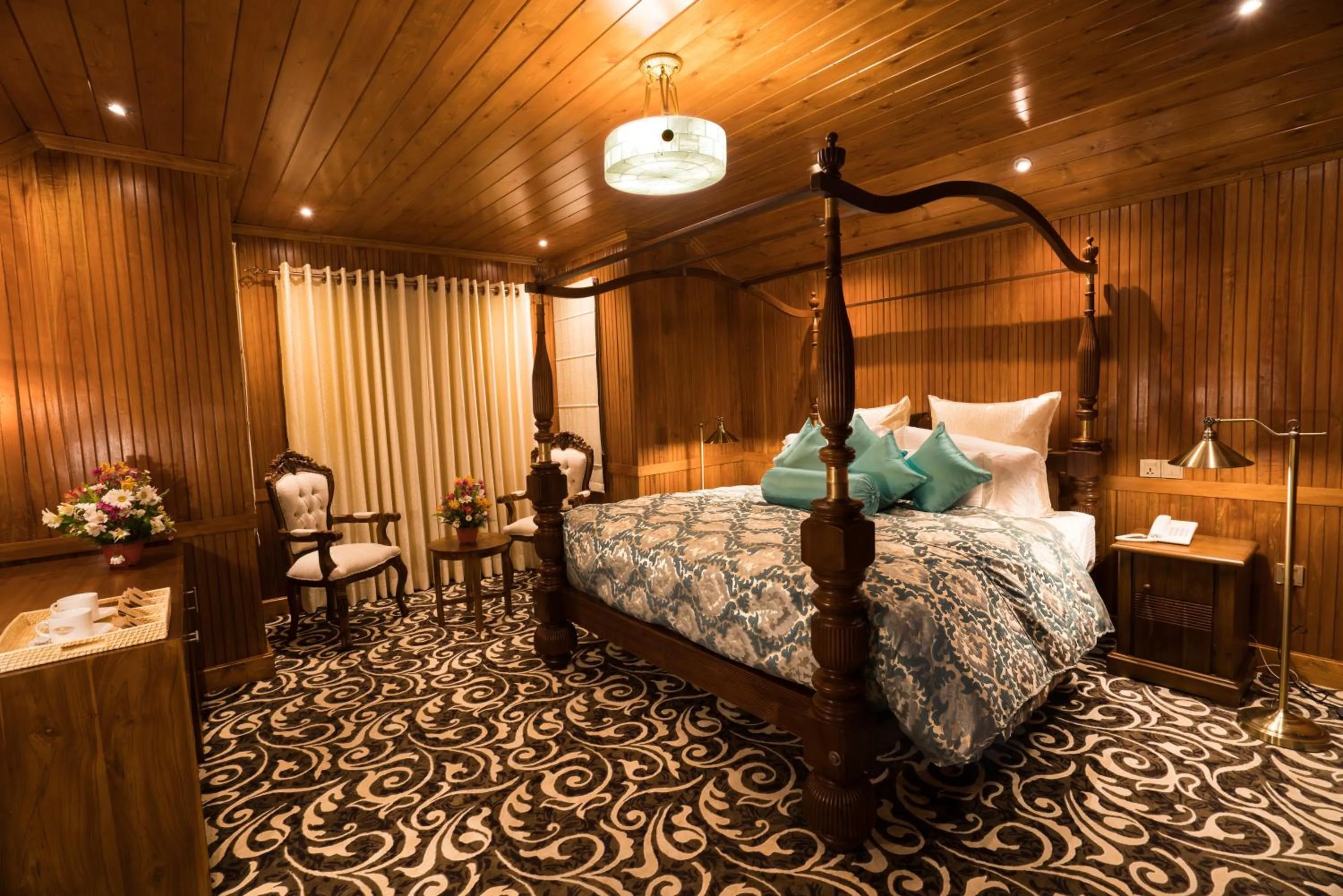 Photo of the whole room, Bed in La Grande Villa