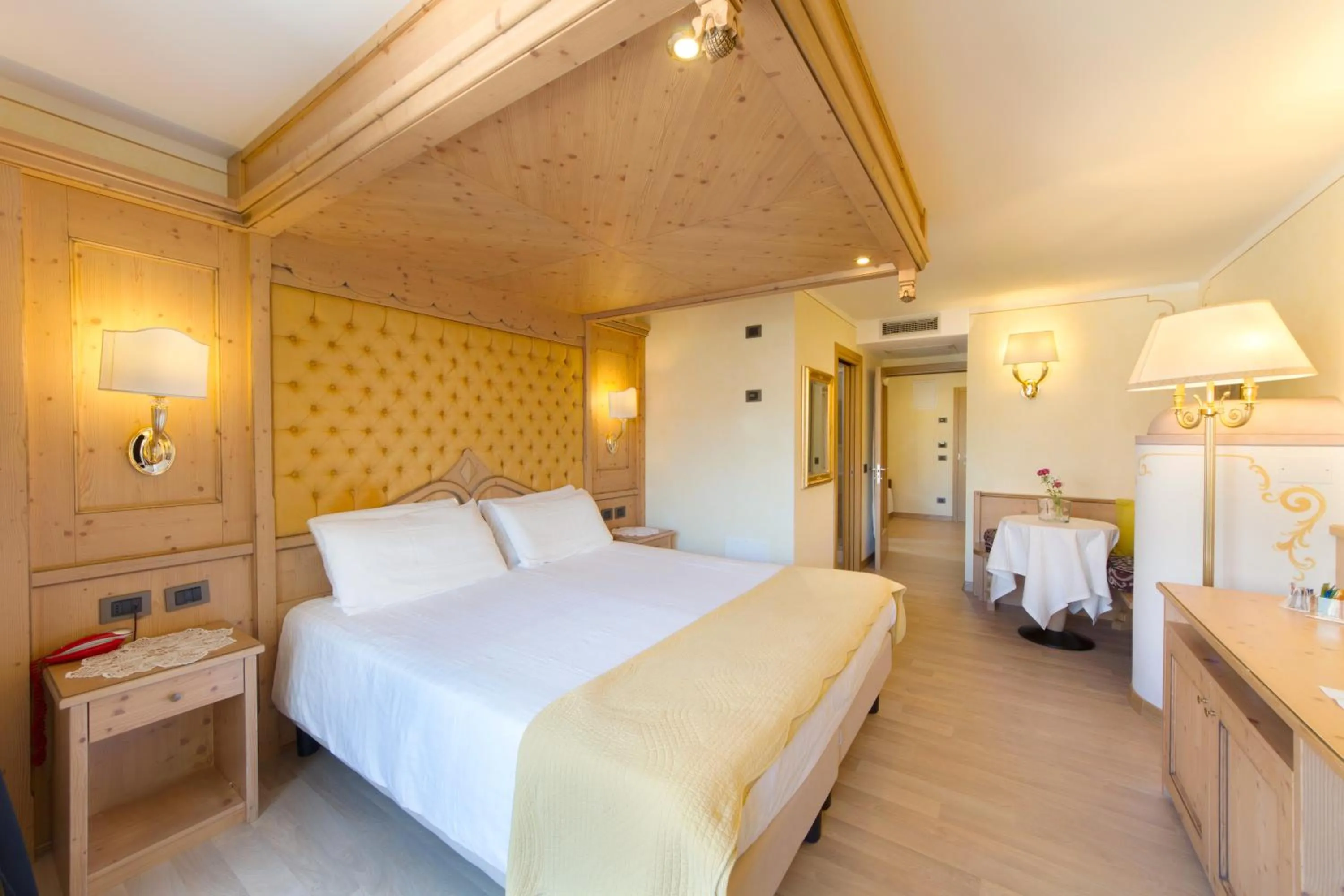 Photo of the whole room, Bed in Piz Galin Grand Hotel Family & Wellness