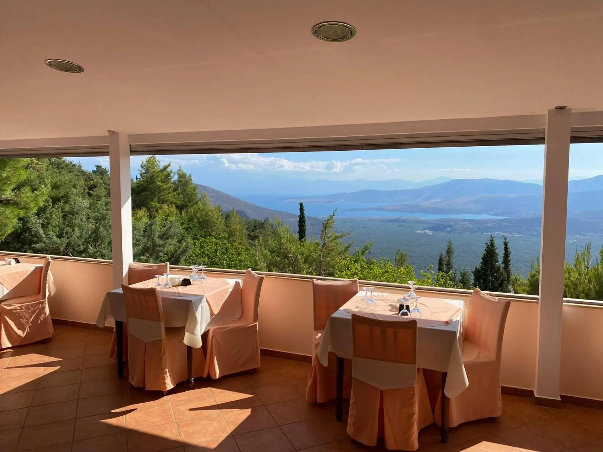 Restaurant/places to eat in Bungalow - Camping Apollon