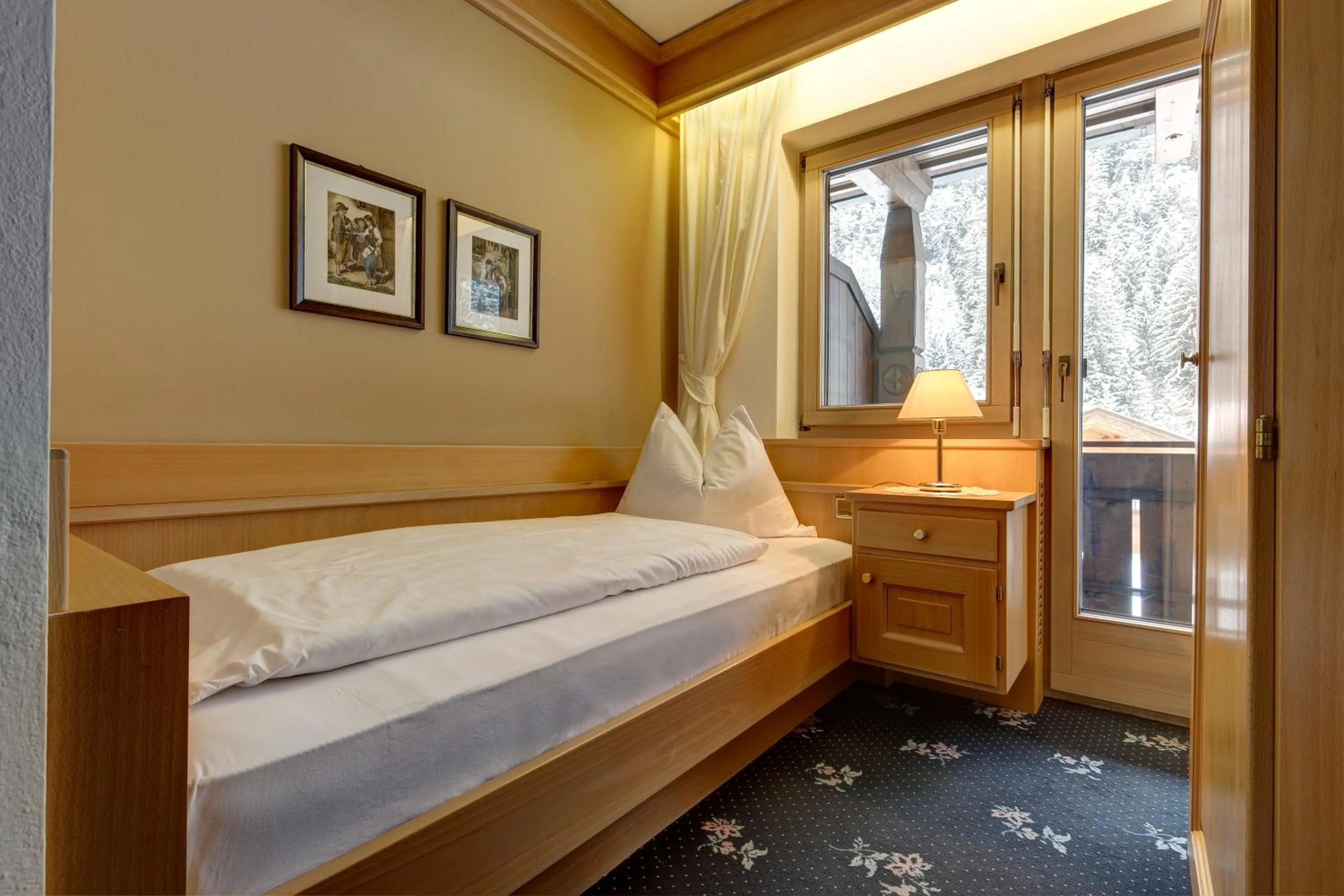 Bed in Hotel Burgfrieden