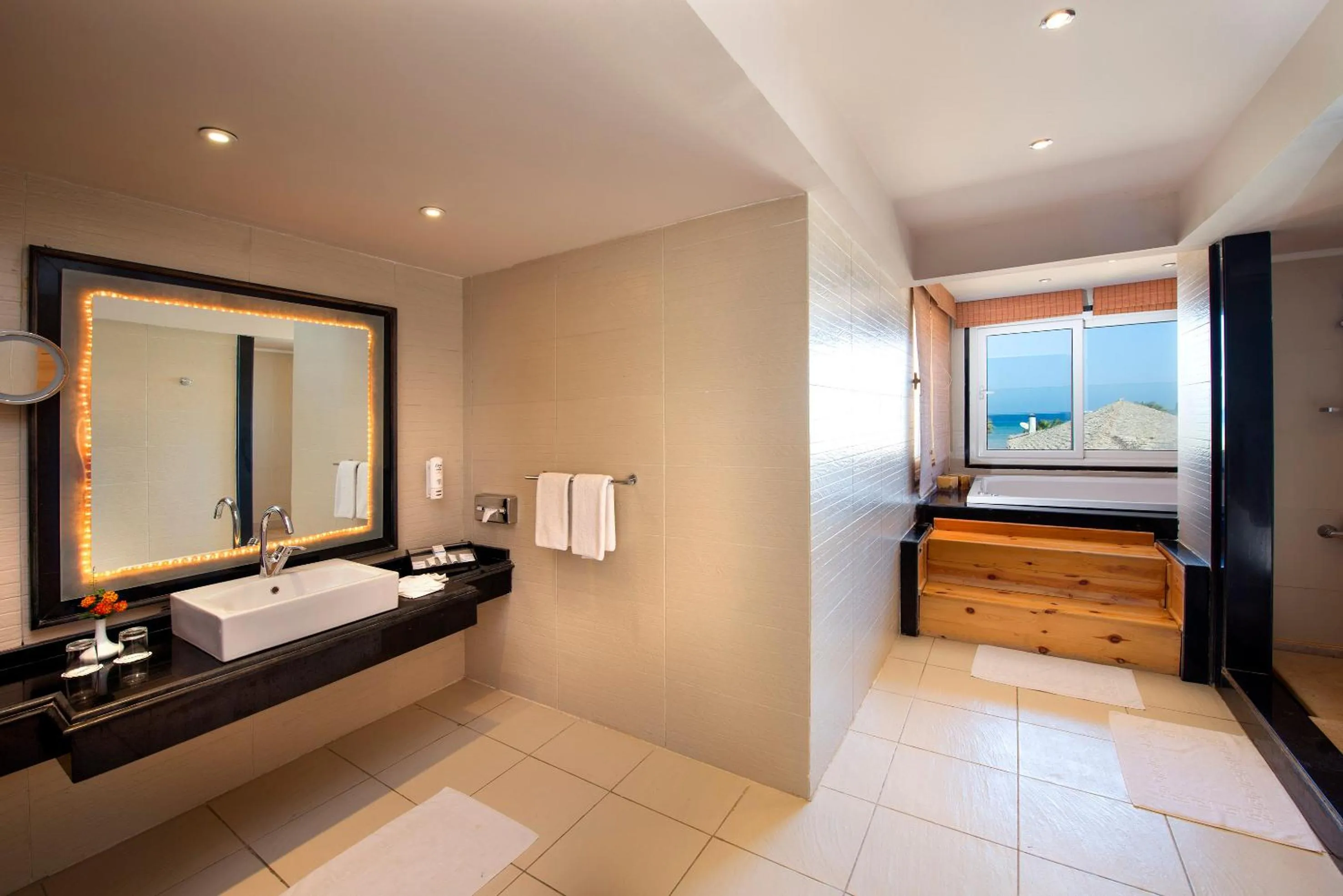 Bathroom, Bed in Amwaj Beach Club Abu Soma