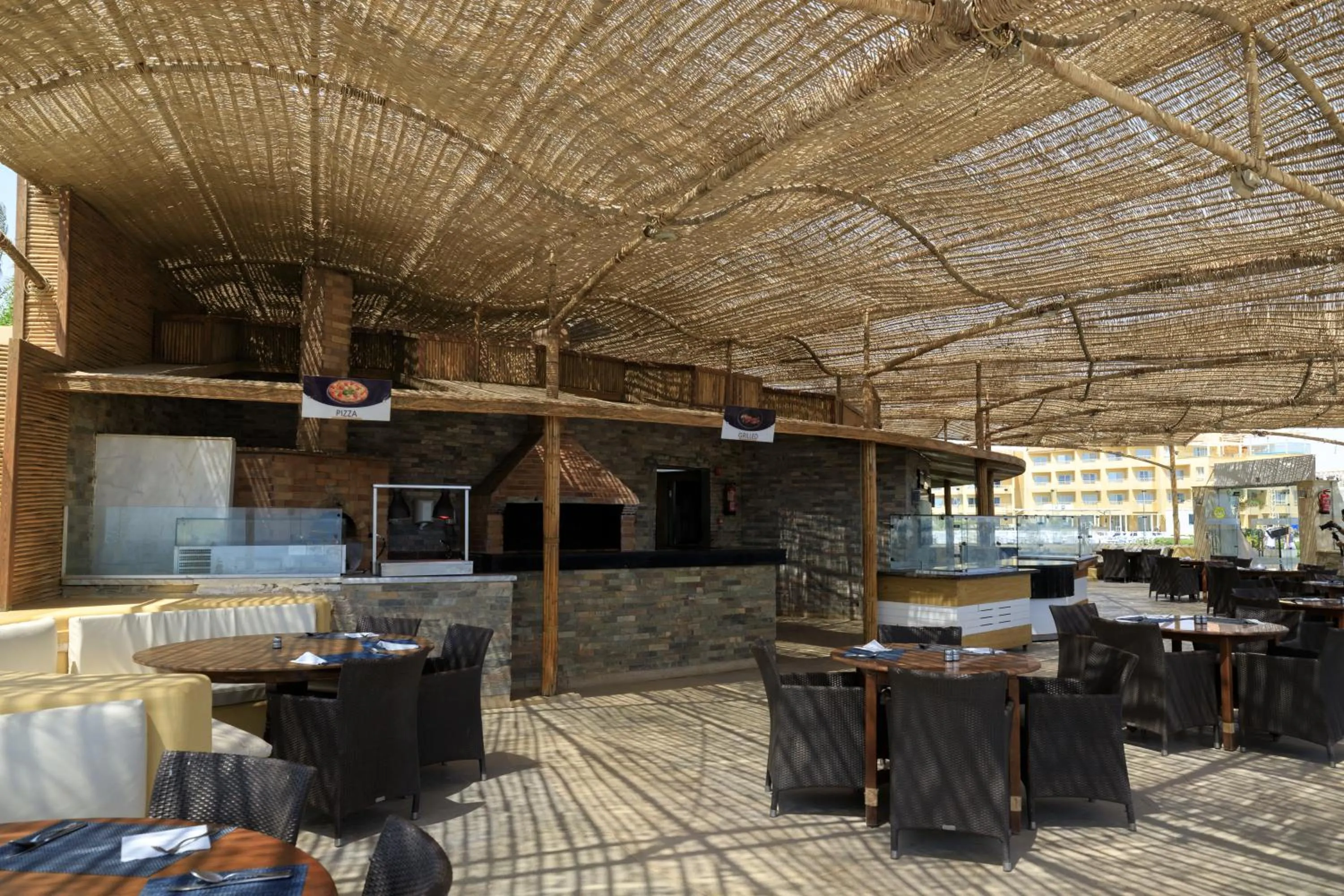 Restaurant/places to eat in Amwaj Beach Club Abu Soma