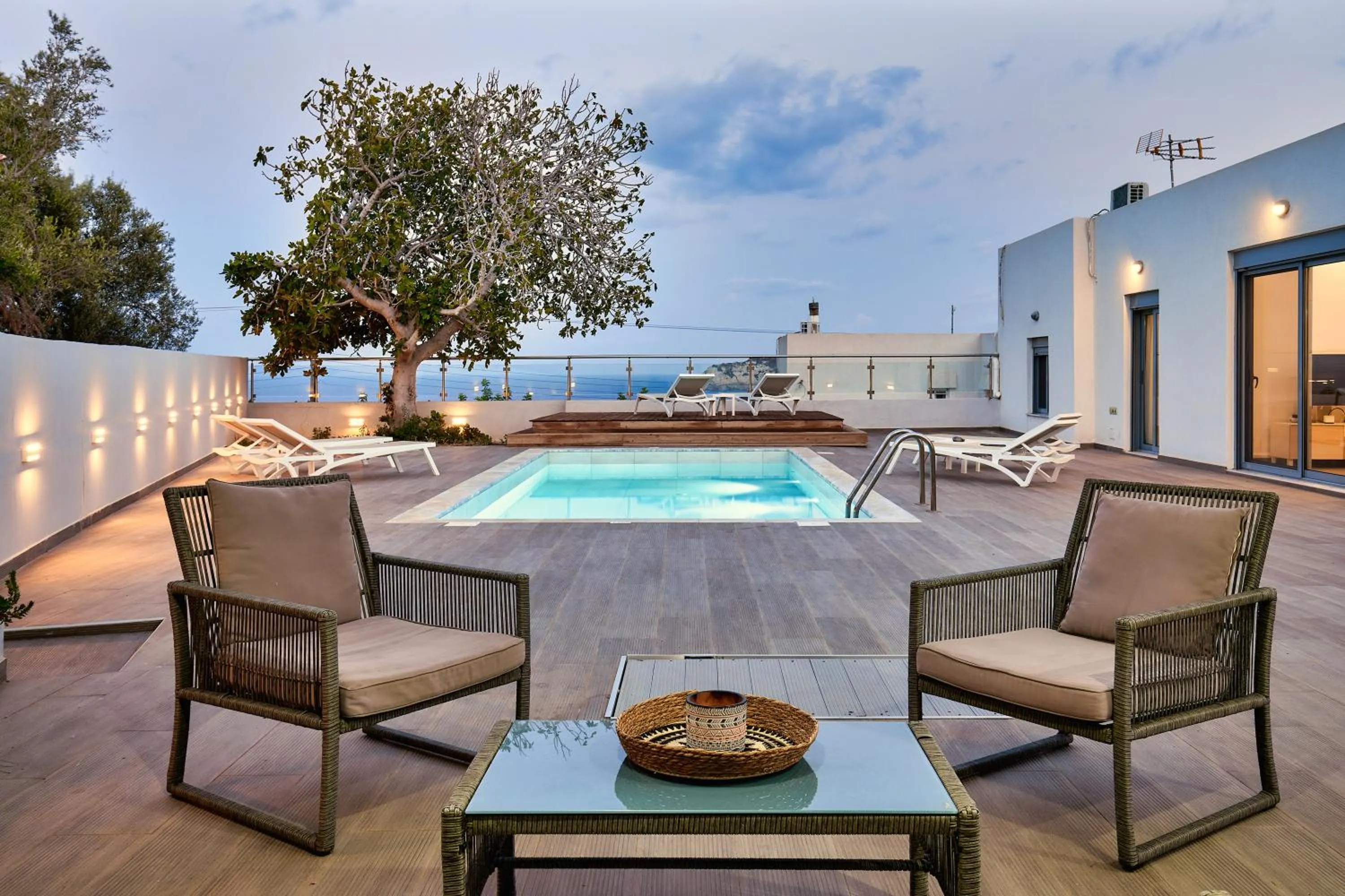 Sea view in Villa Emilia - with private, heated swimming pool