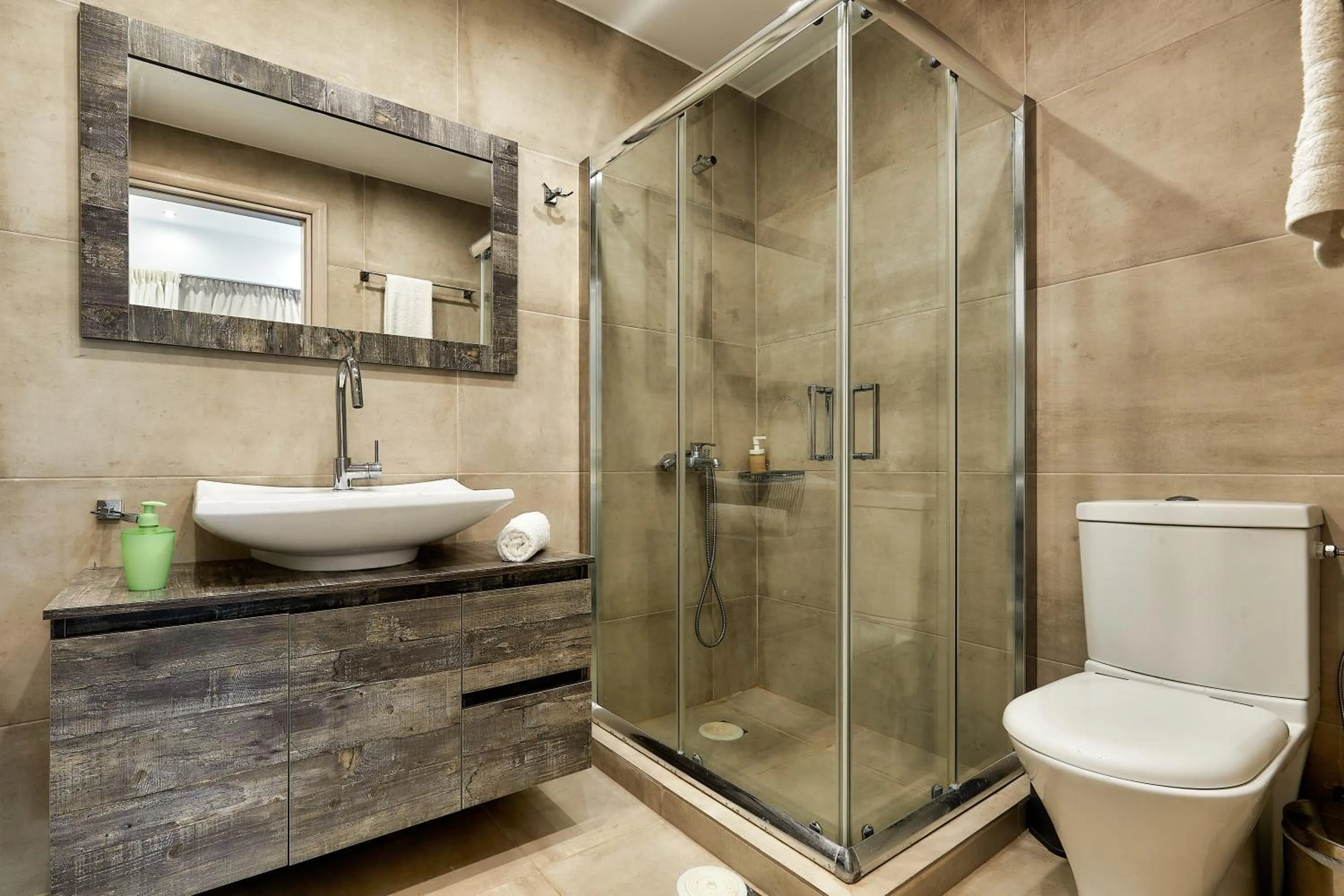 Shower in Villa Emilia - with private, heated swimming pool