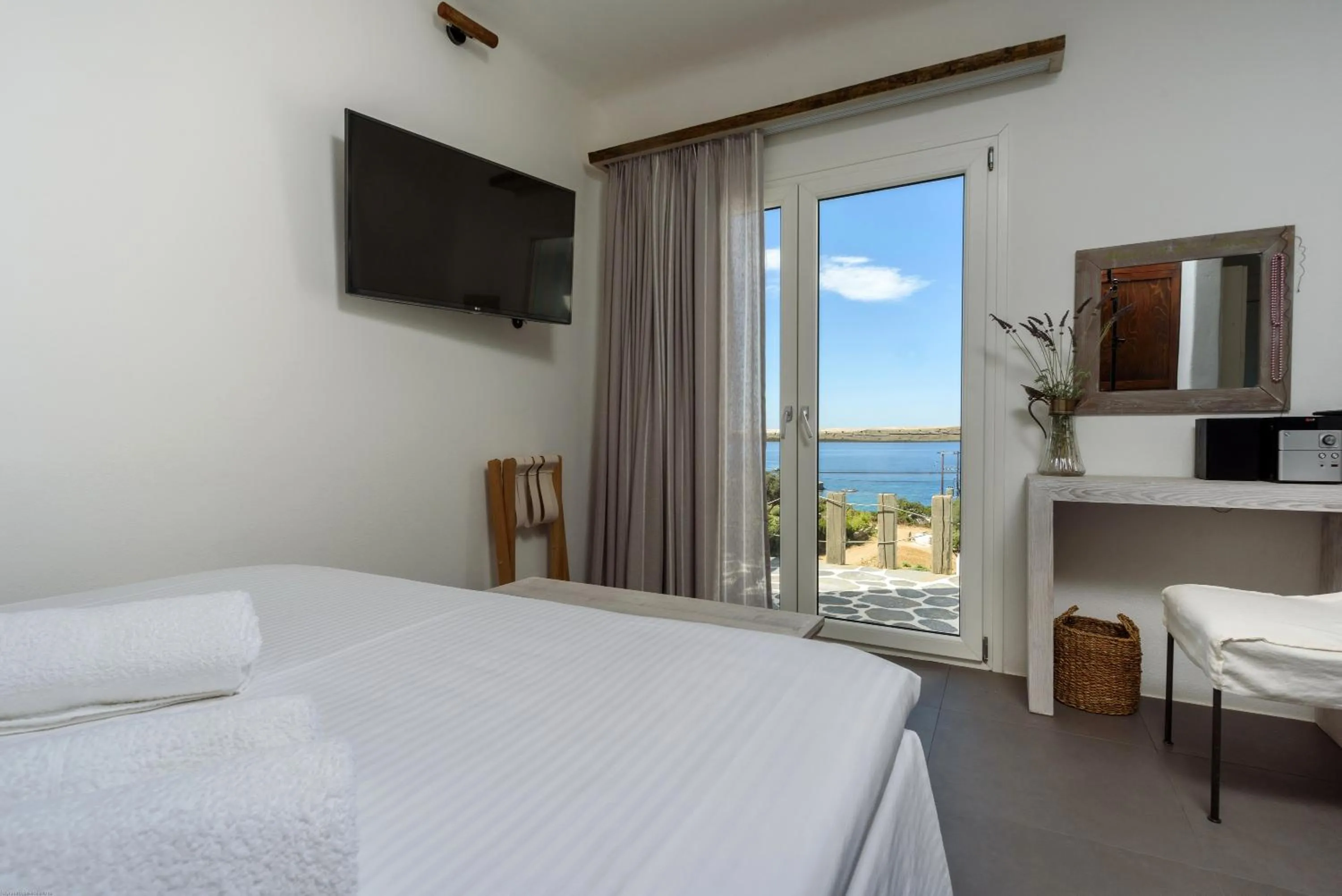 Bed in SkiNAmmos Eco Villas