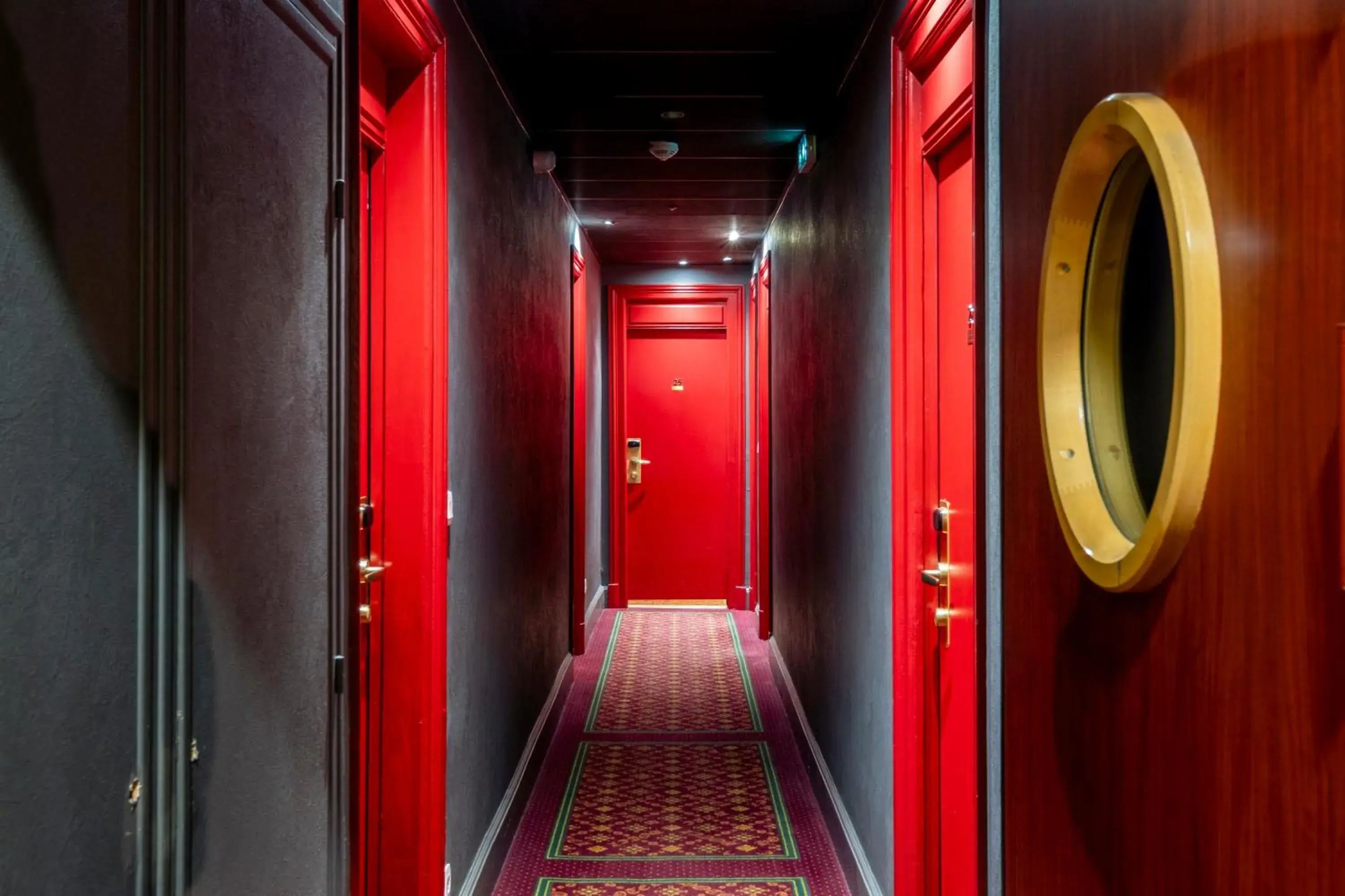 Property building in Best Western Hôtel d'Arc Property building in Best Western Hôtel d'Arc