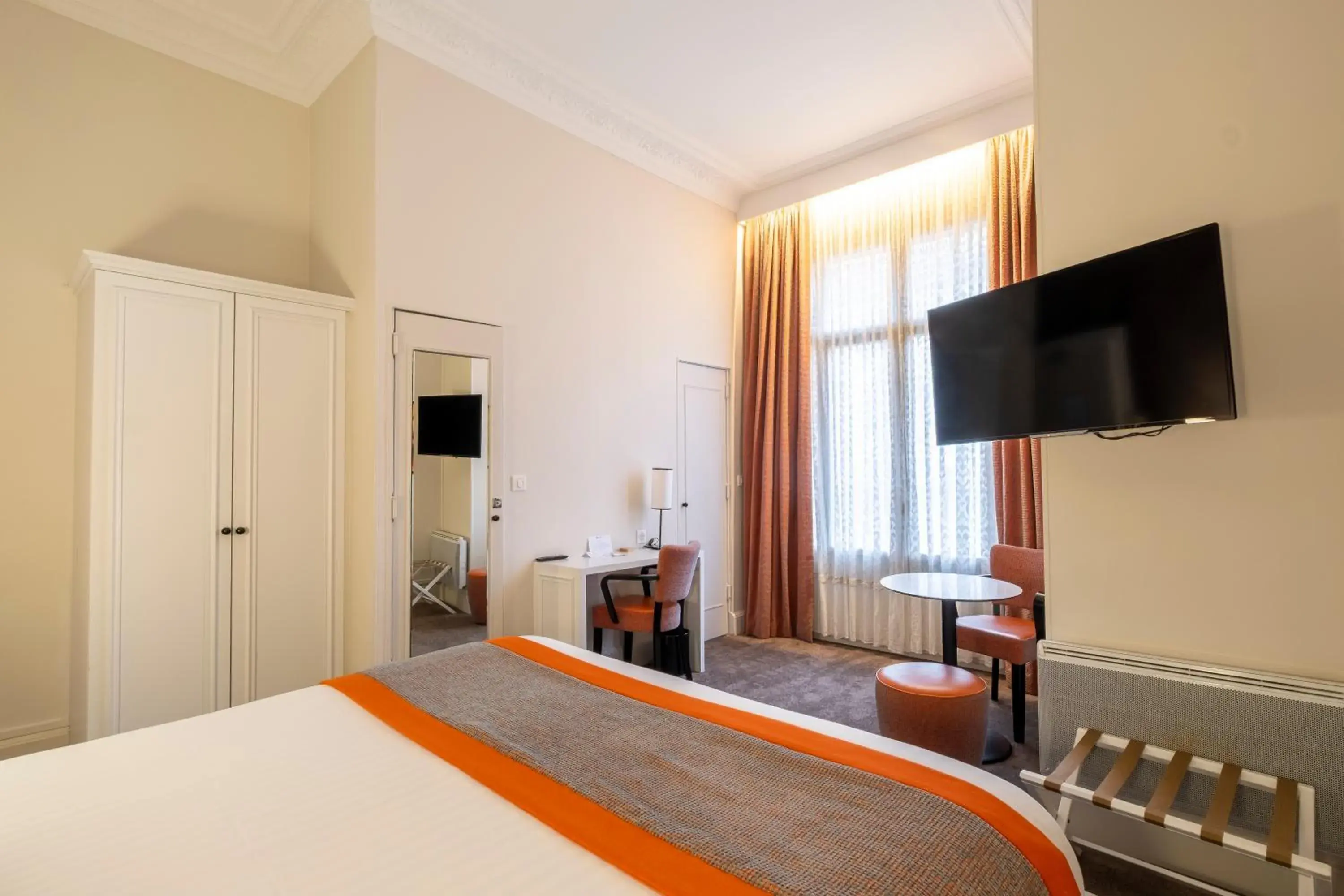 Bedroom, Bed in Best Western Hôtel d'Arc Bedroom, Bed in Best Western Hôtel d'Arc