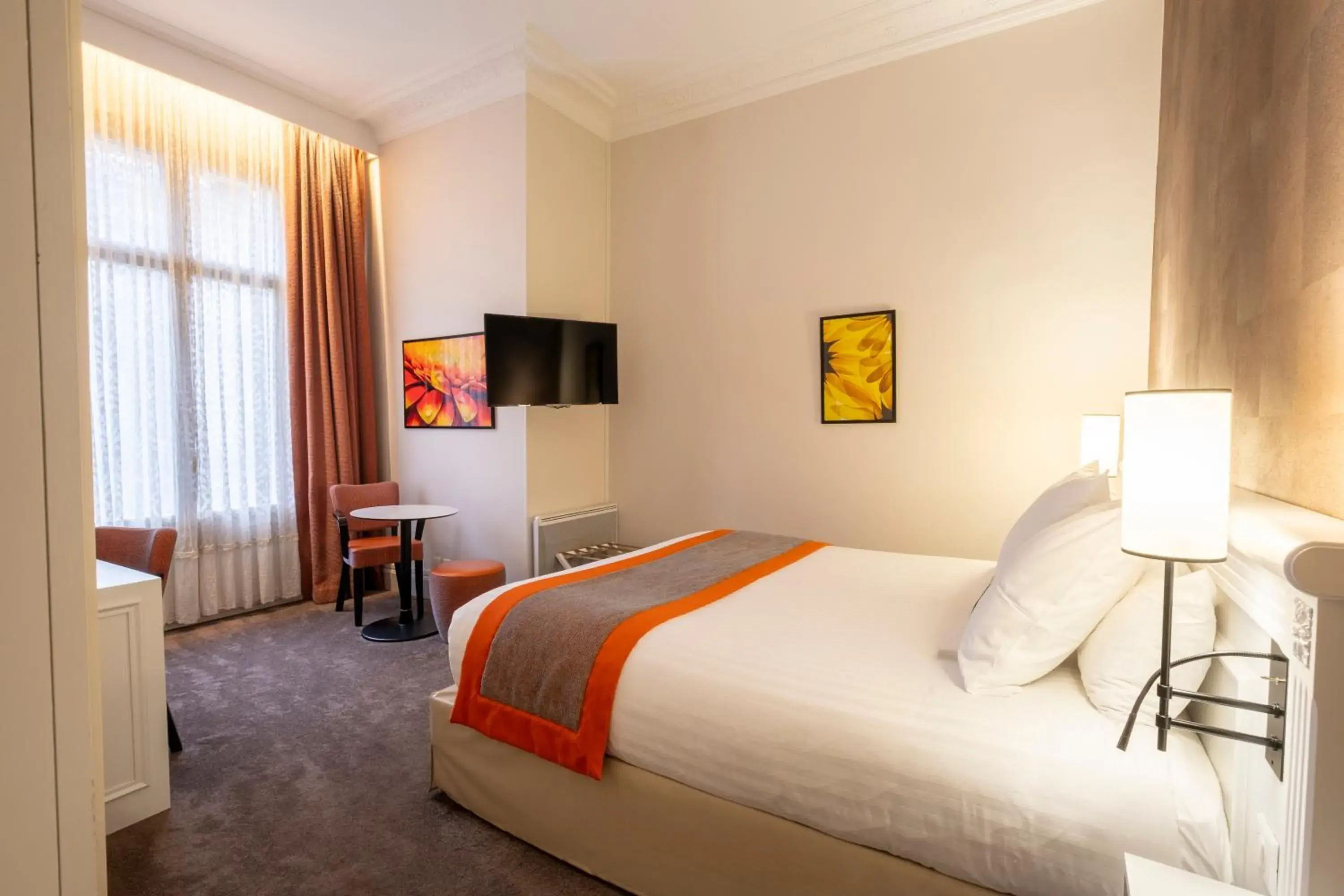 Bedroom, Bed in Best Western Hôtel d'Arc Bedroom, Bed in Best Western Hôtel d'Arc