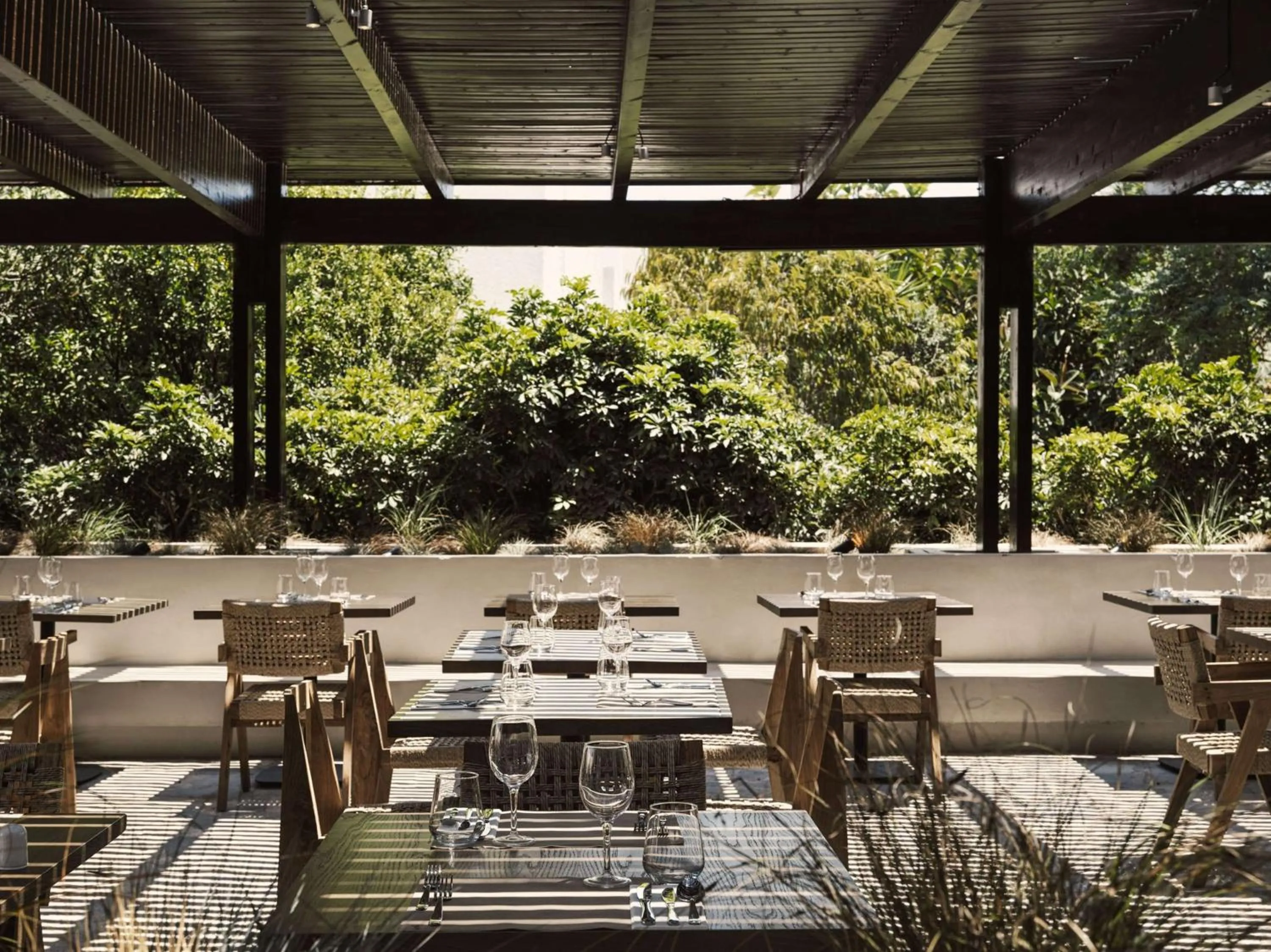 Restaurant/places to eat in Lindian Village, Curio Collection by Hilton