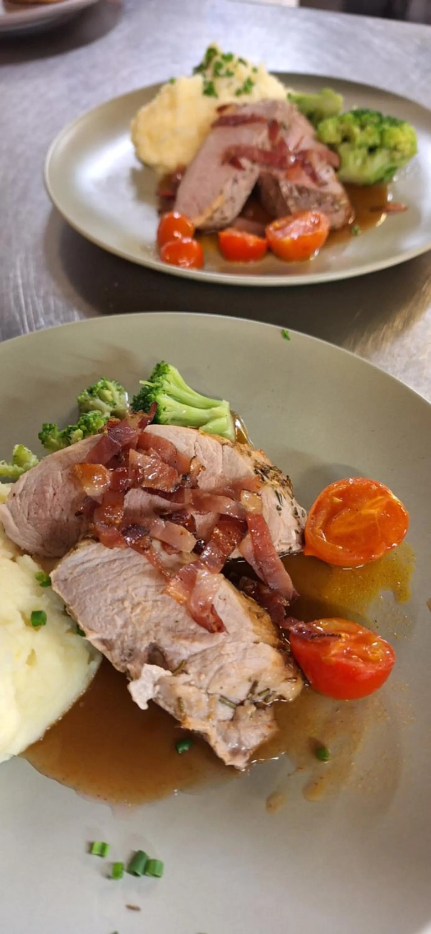 Restaurant/places to eat in Reschnerhof