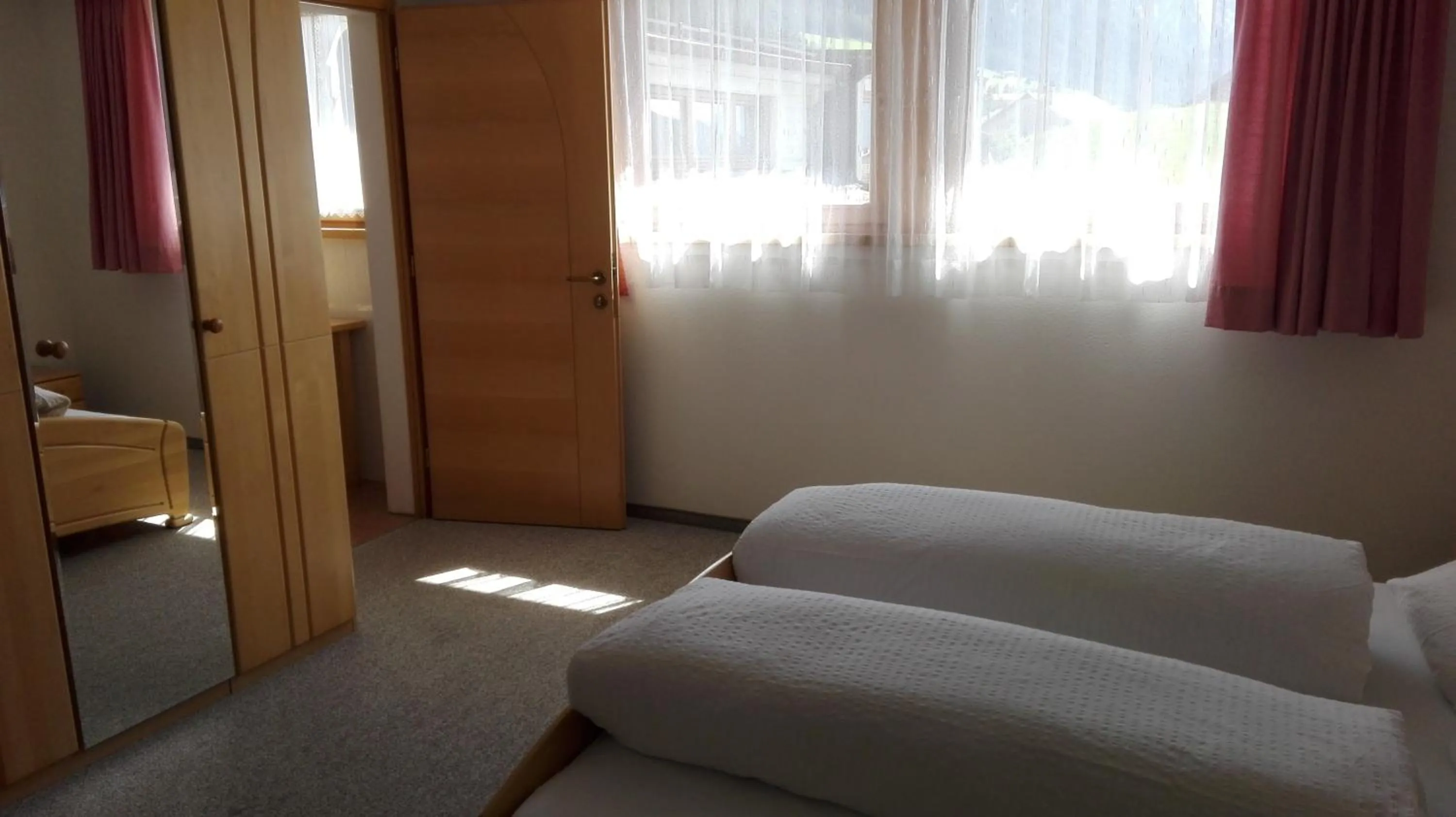 Photo of the whole room, Bed in Reschnerhof