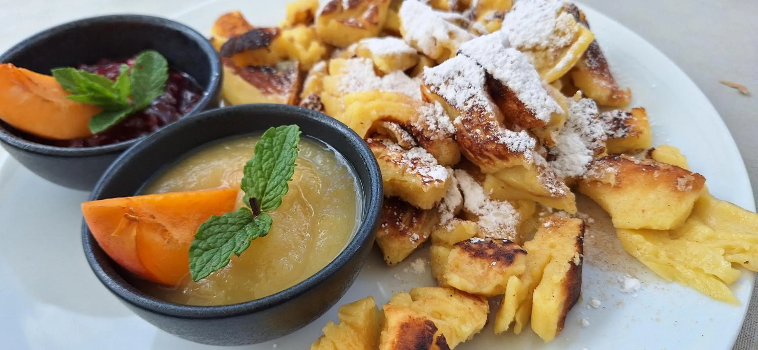 Restaurant/places to eat in Reschnerhof