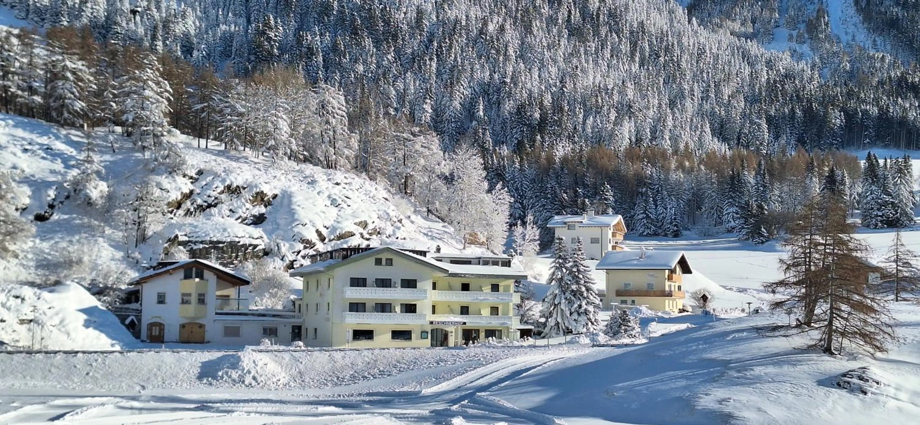 Property building in Reschnerhof