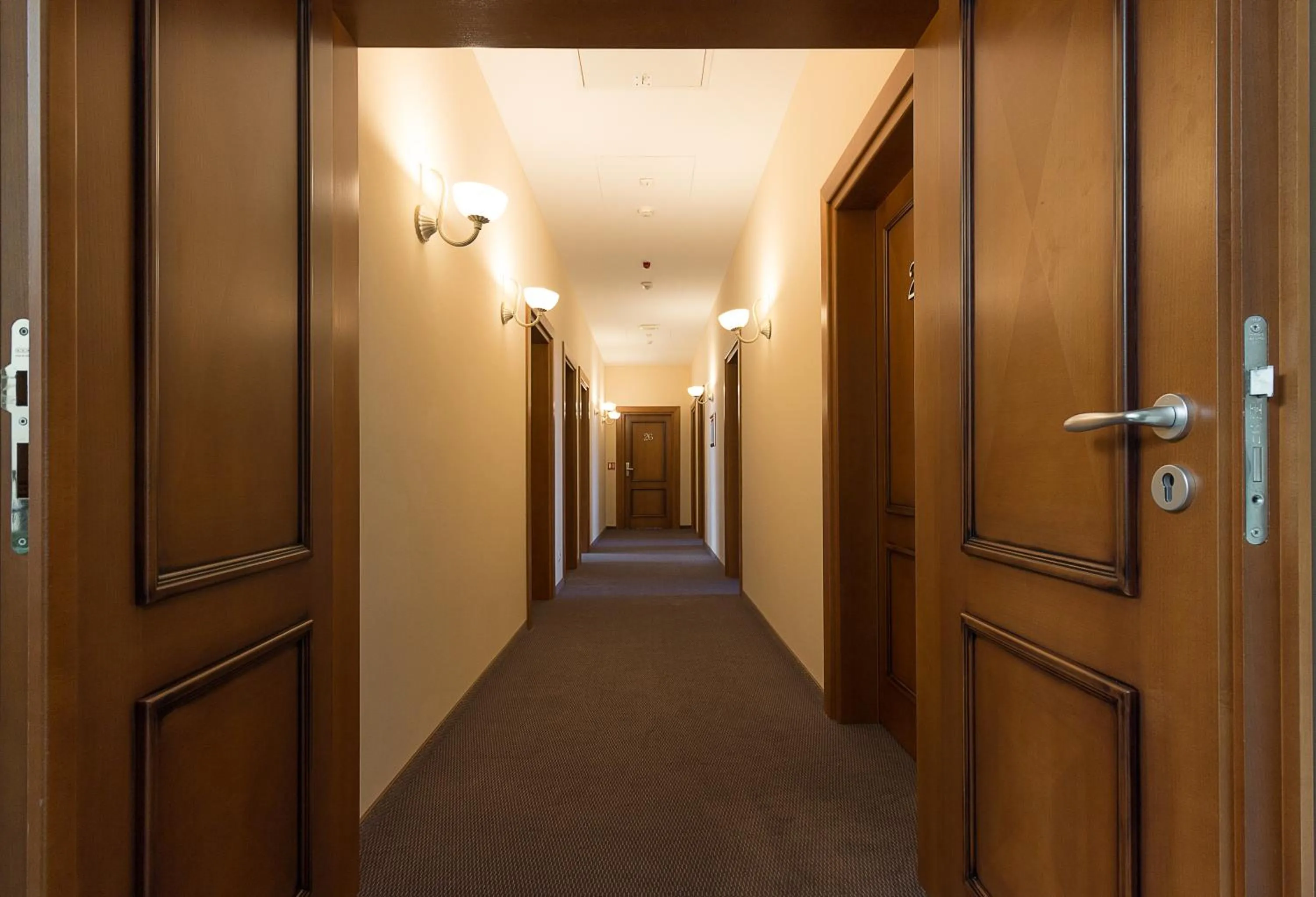 Hotel Maroon