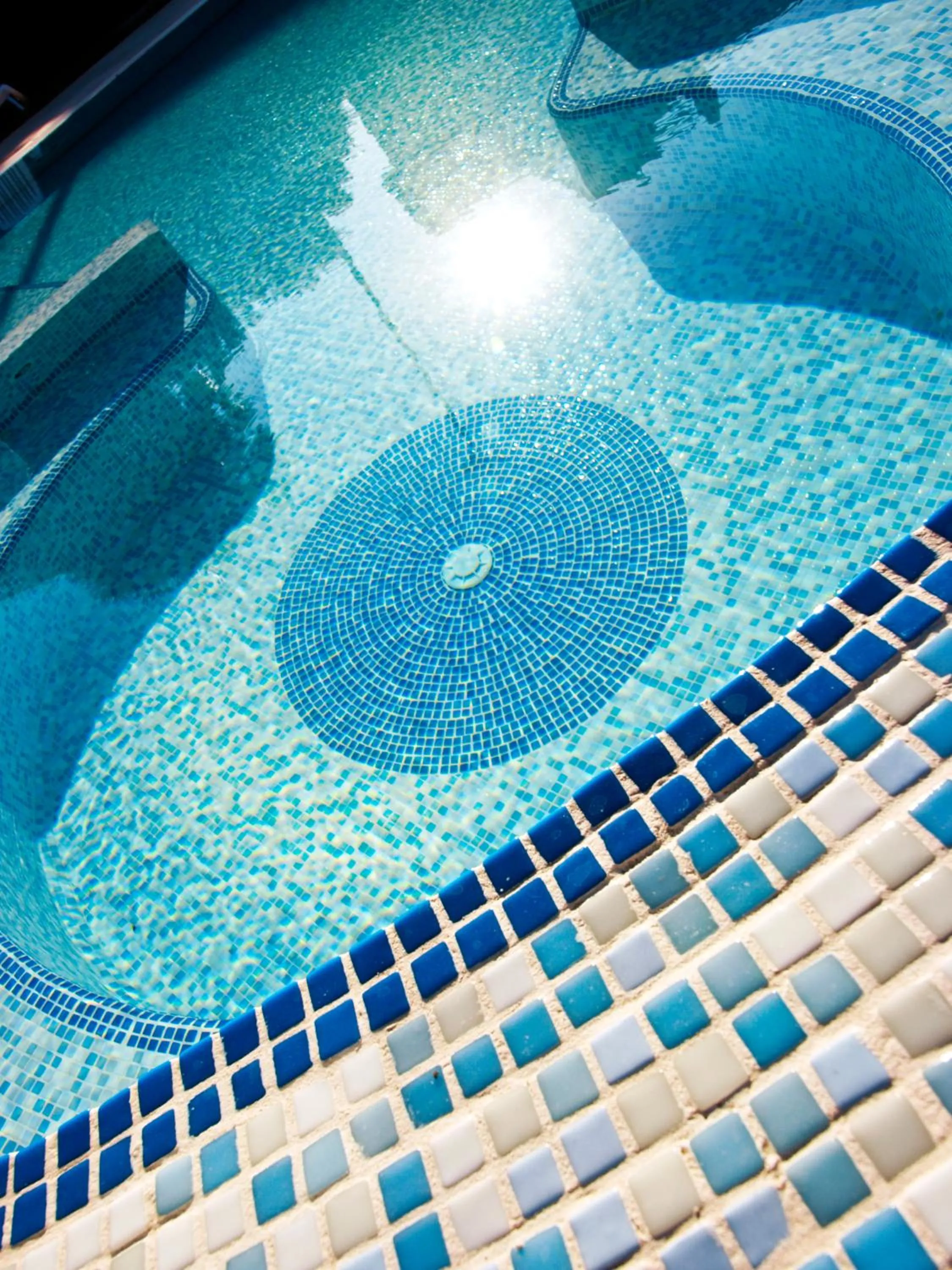 Swimming pool in Hotel Villa Rosa