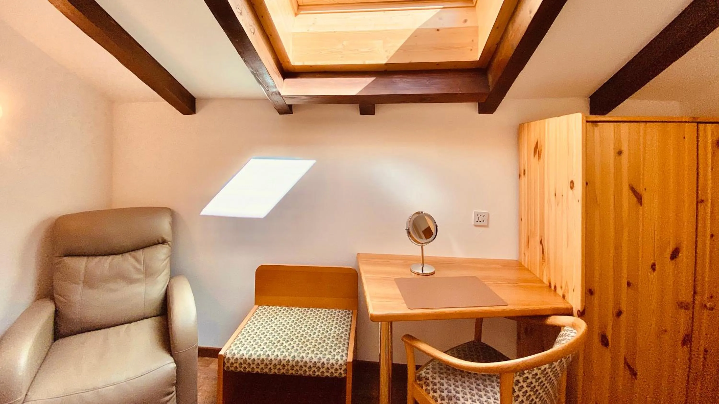 Seating area in Hotel Capricorn