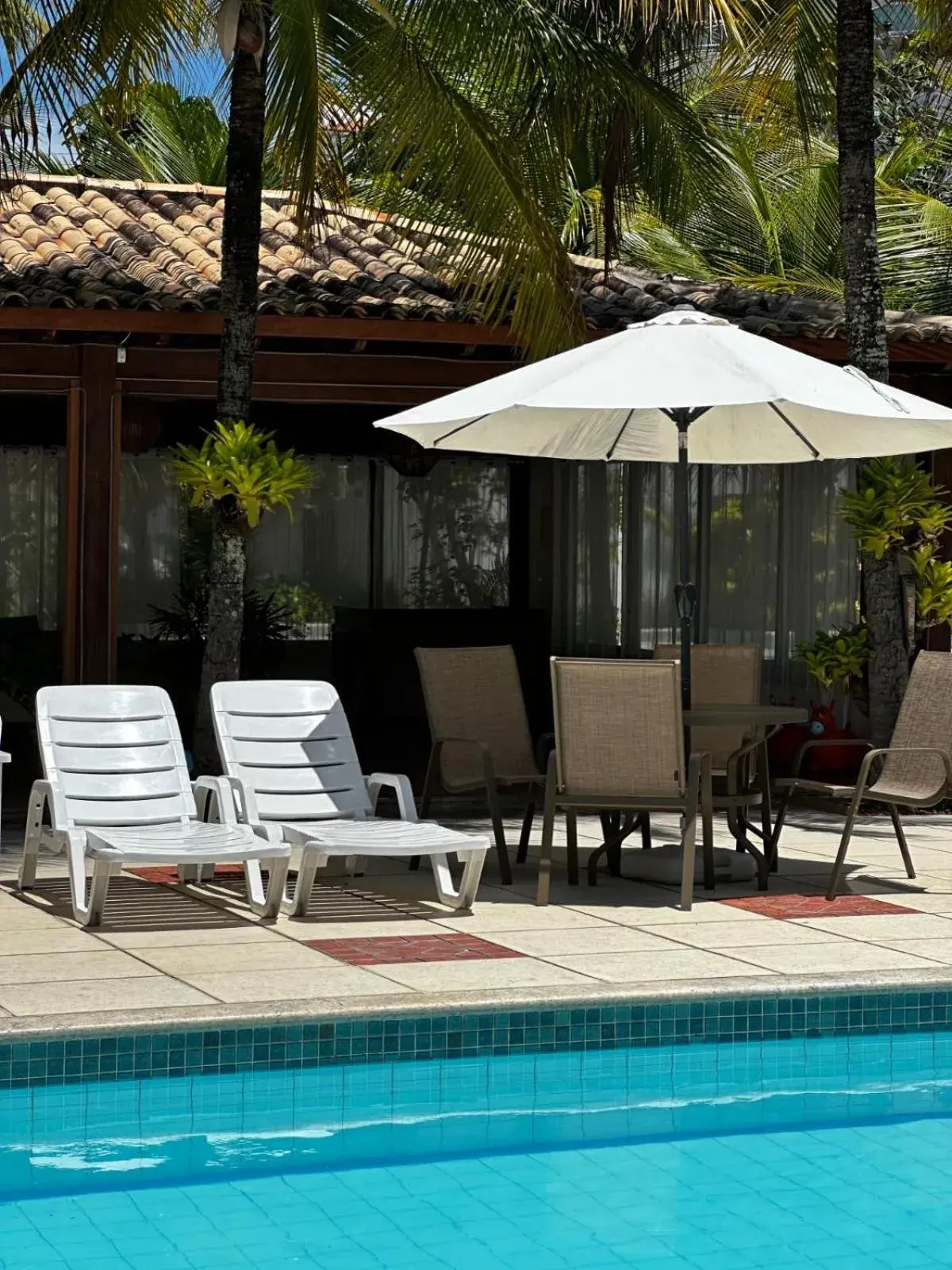 Swimming pool in Hotel Mar de Cabo Frio Swimming pool in Hotel Mar de Cabo Frio