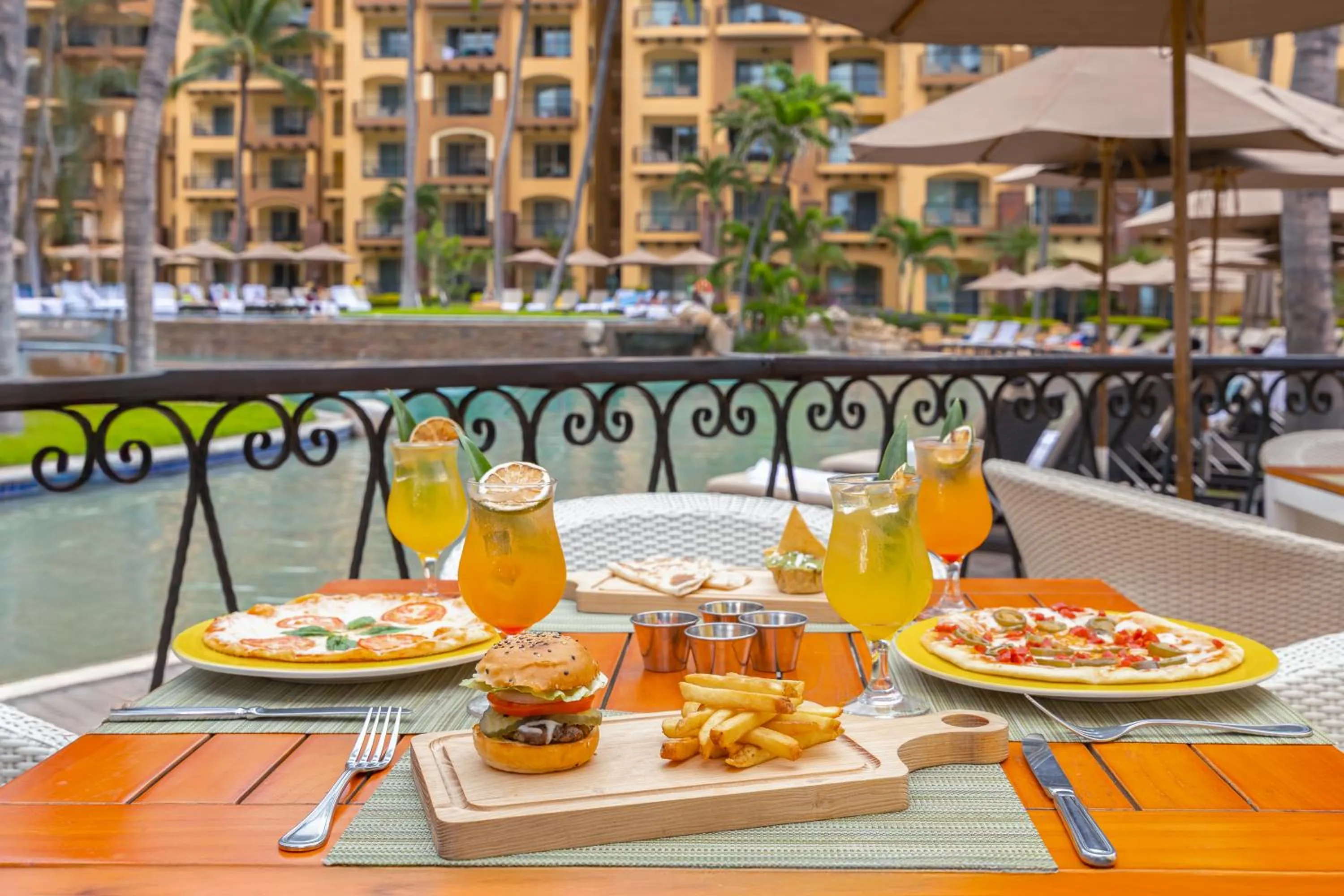 Restaurant/places to eat in Villa Del Palmar Flamingos Beach Resort & Spa