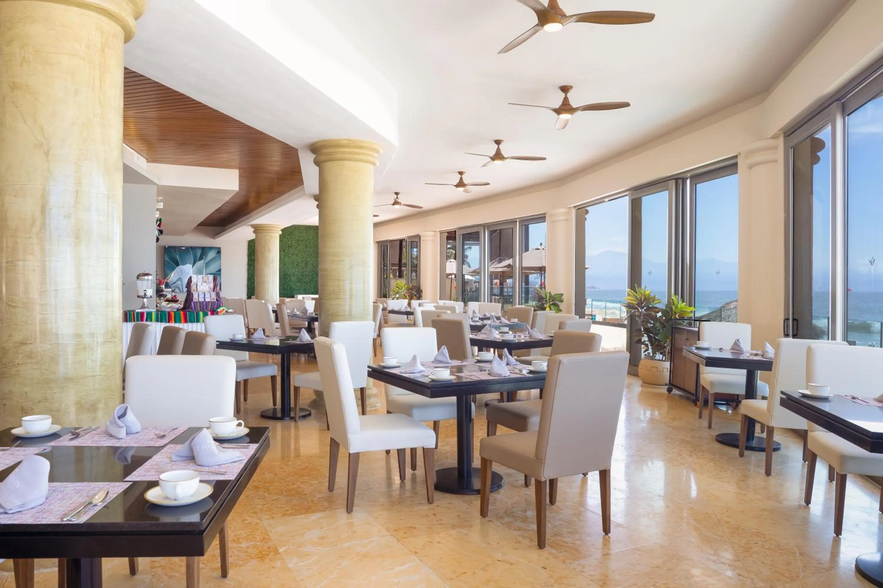 Restaurant/places to eat in Villa Del Palmar Flamingos Beach Resort & Spa