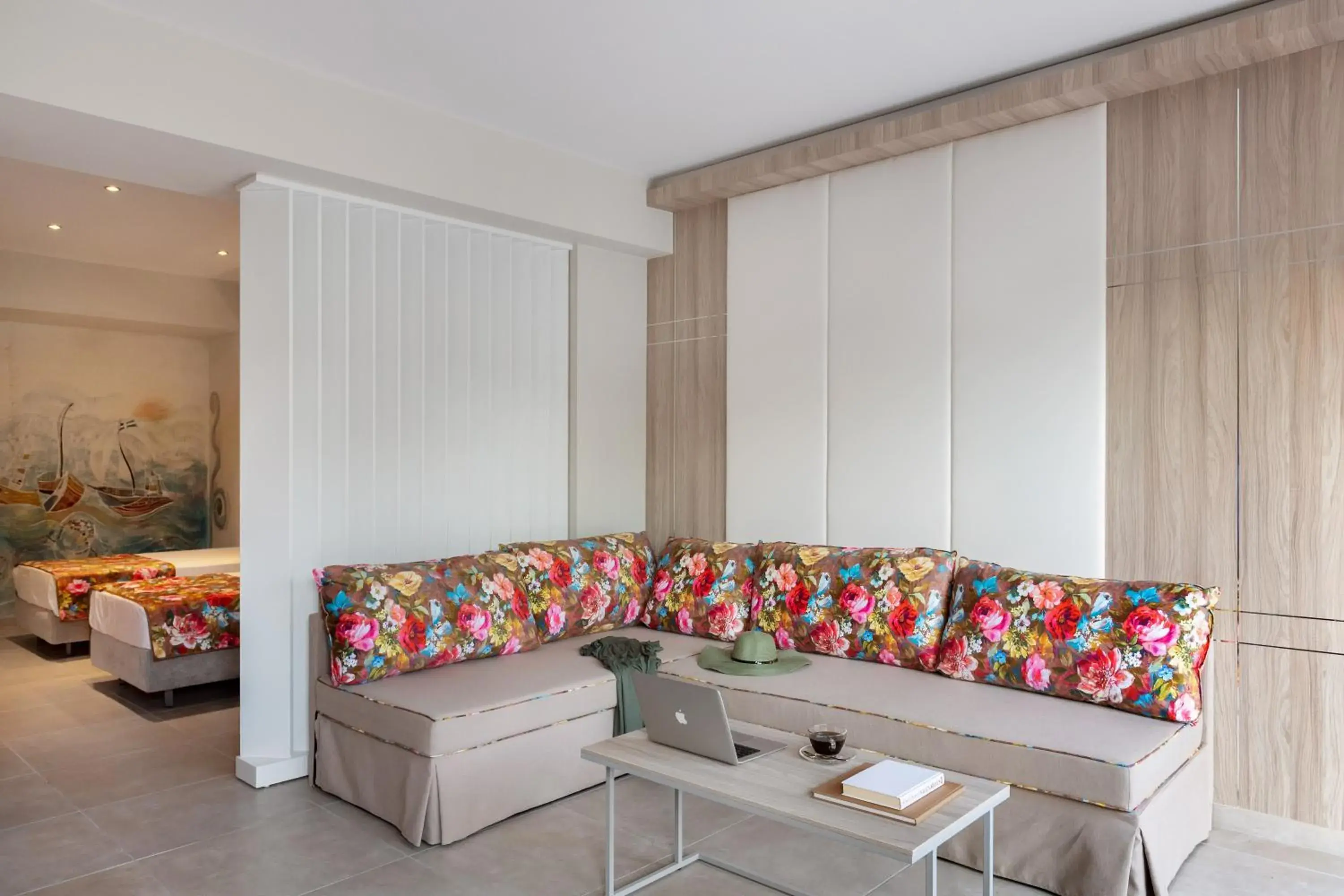 Living room, Bed in Alexandra Beach Spa Resort Living room, Bed in Alexandra Beach Spa Resort