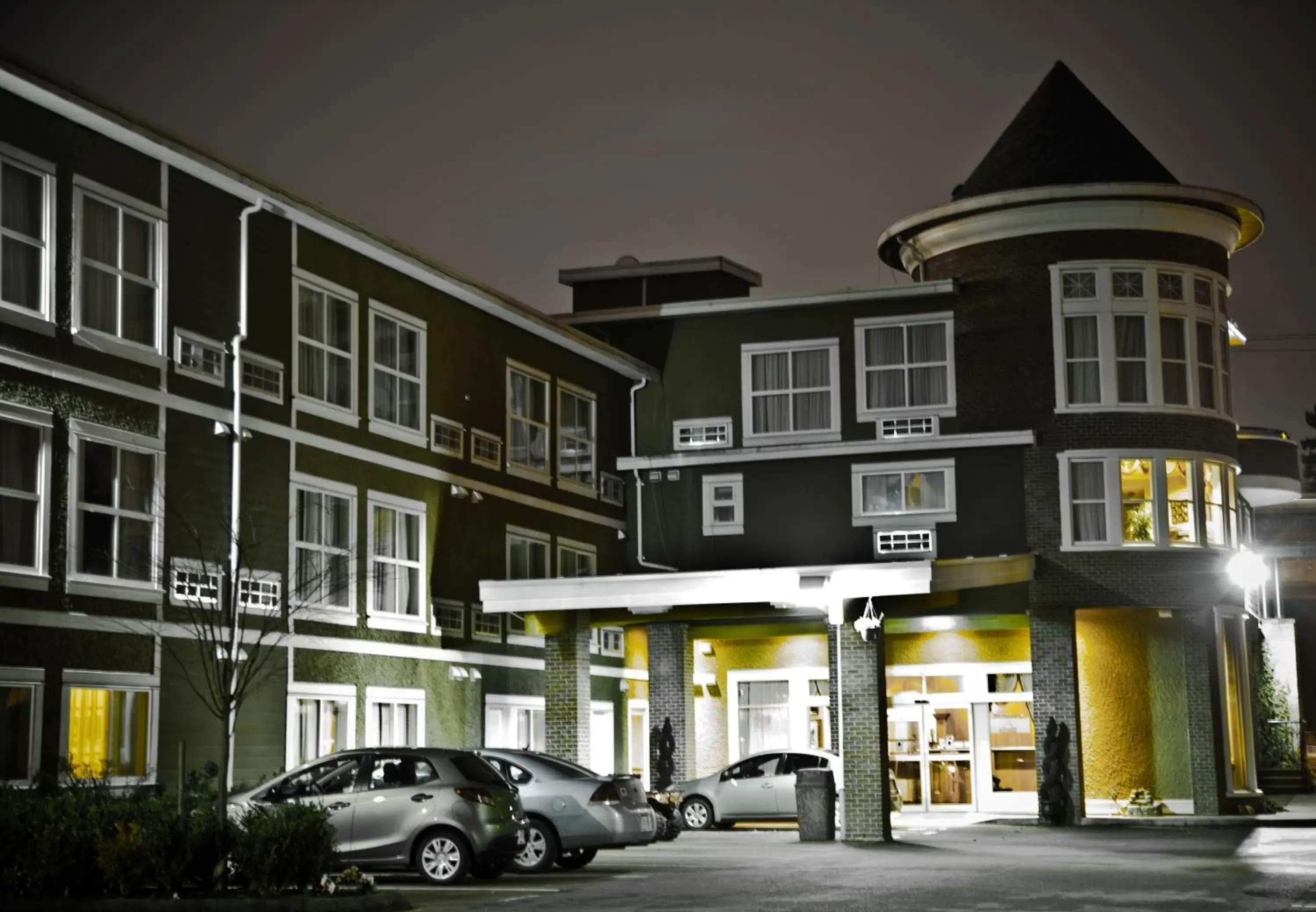 Facade/entrance in Days Inn by Wyndham Surrey Facade/entrance in Days Inn by Wyndham Surrey