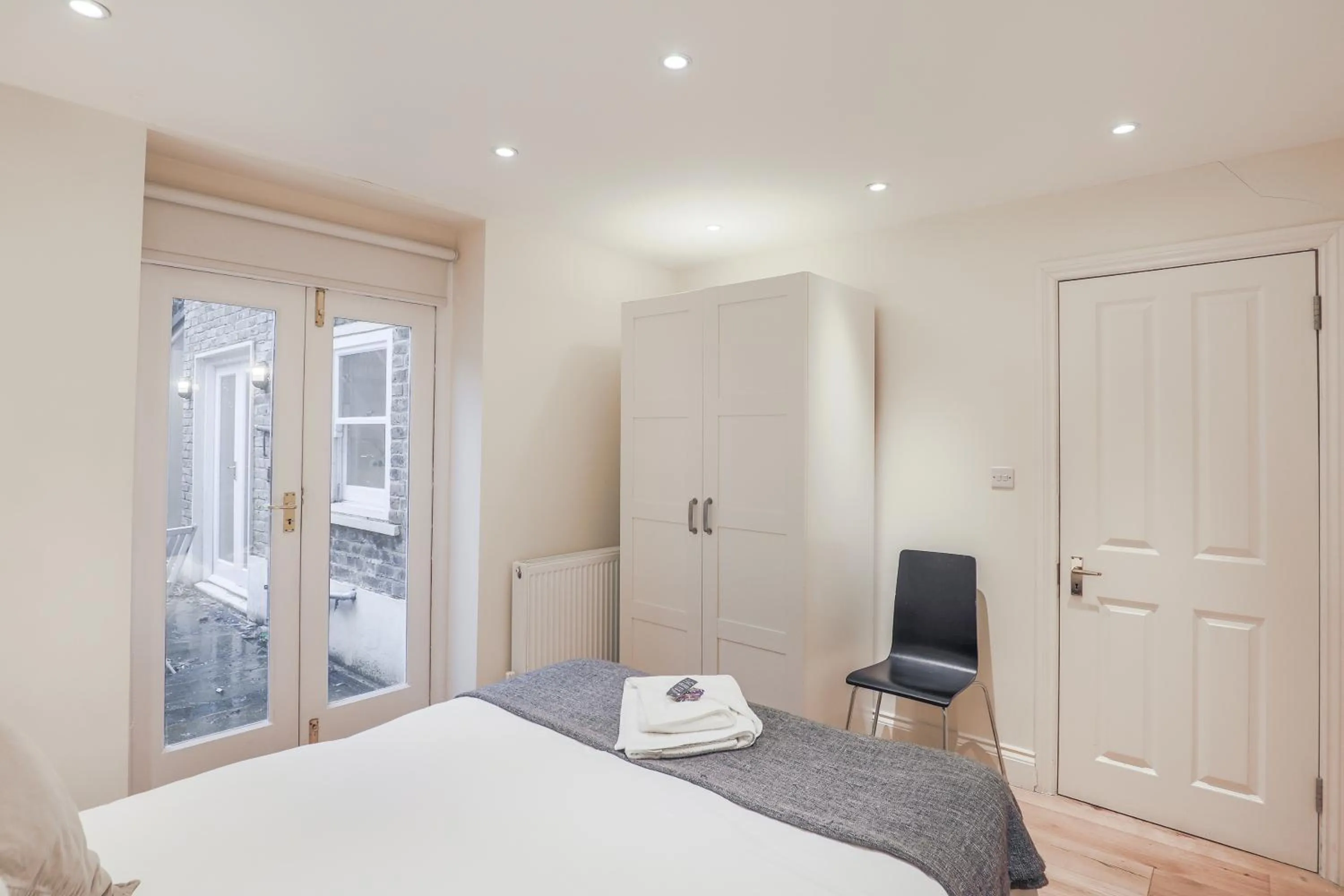 Oxford Gardens Apartments