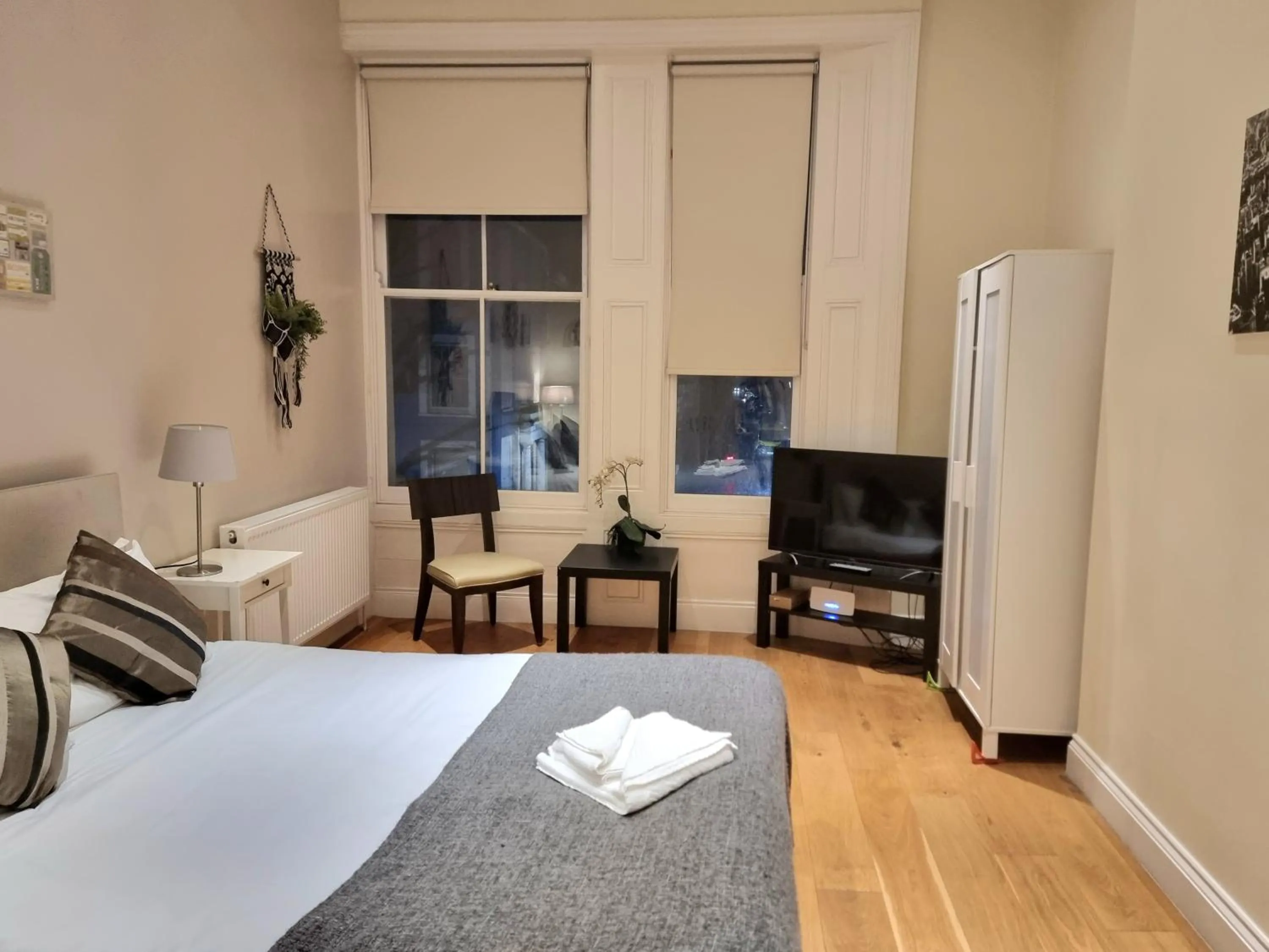 Oxford Gardens Apartments