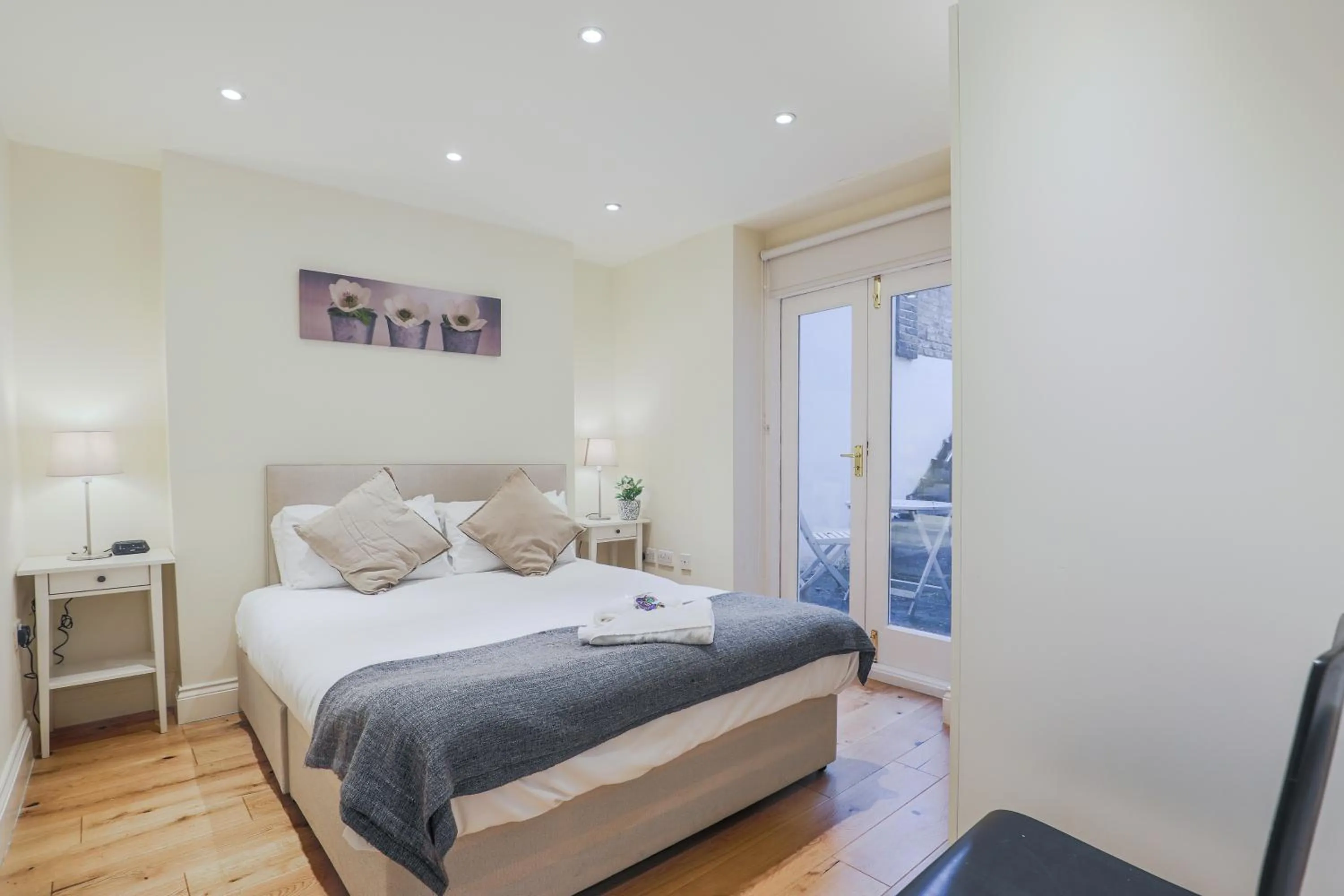 Oxford Gardens Apartments