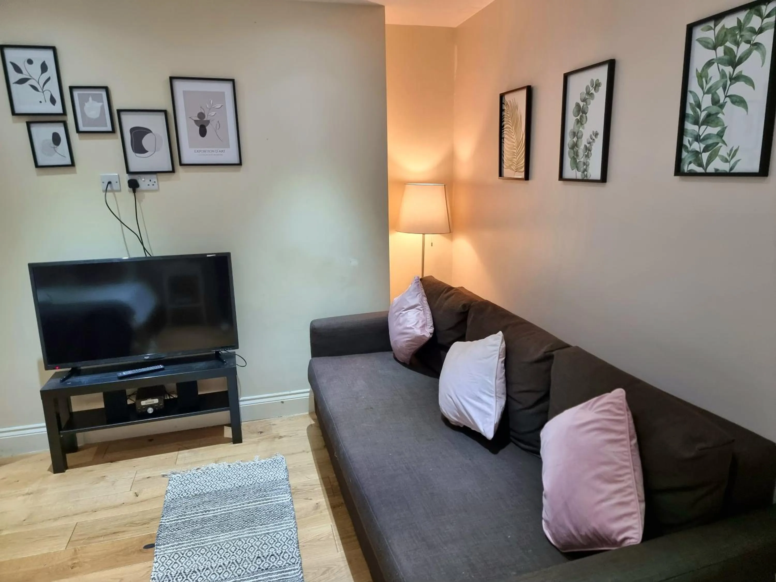 Oxford Gardens Apartments