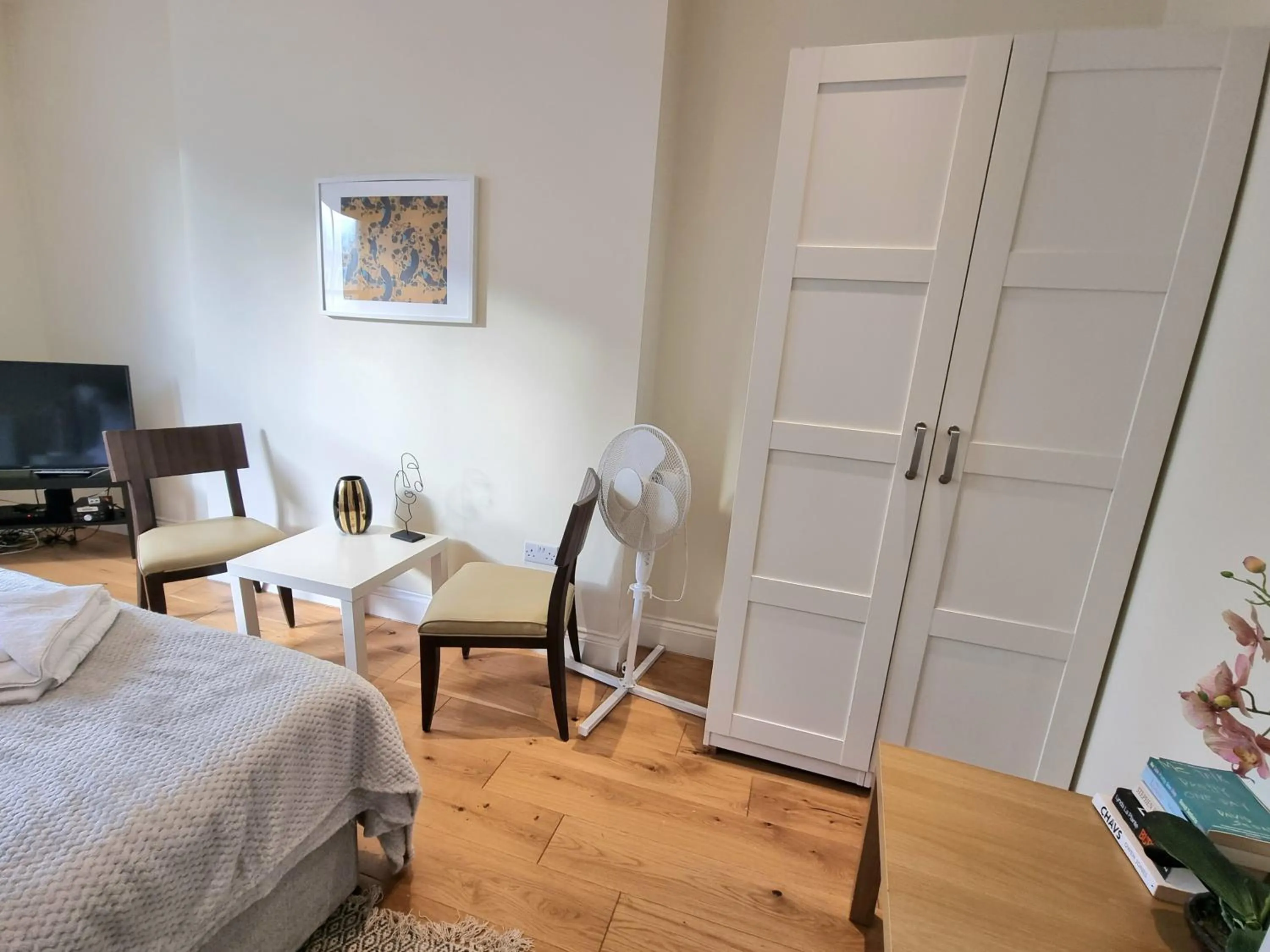 Oxford Gardens Apartments