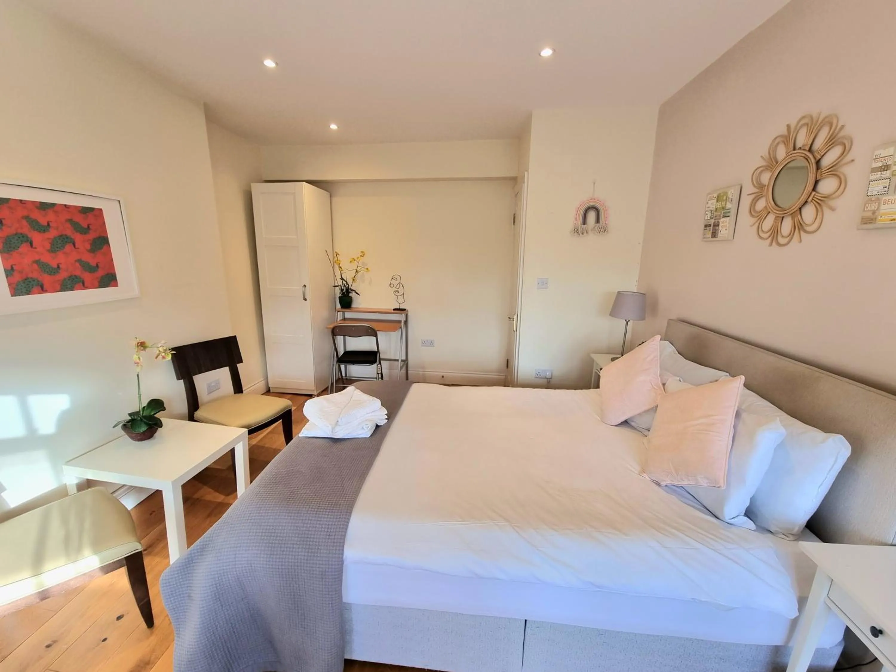 Oxford Gardens Apartments