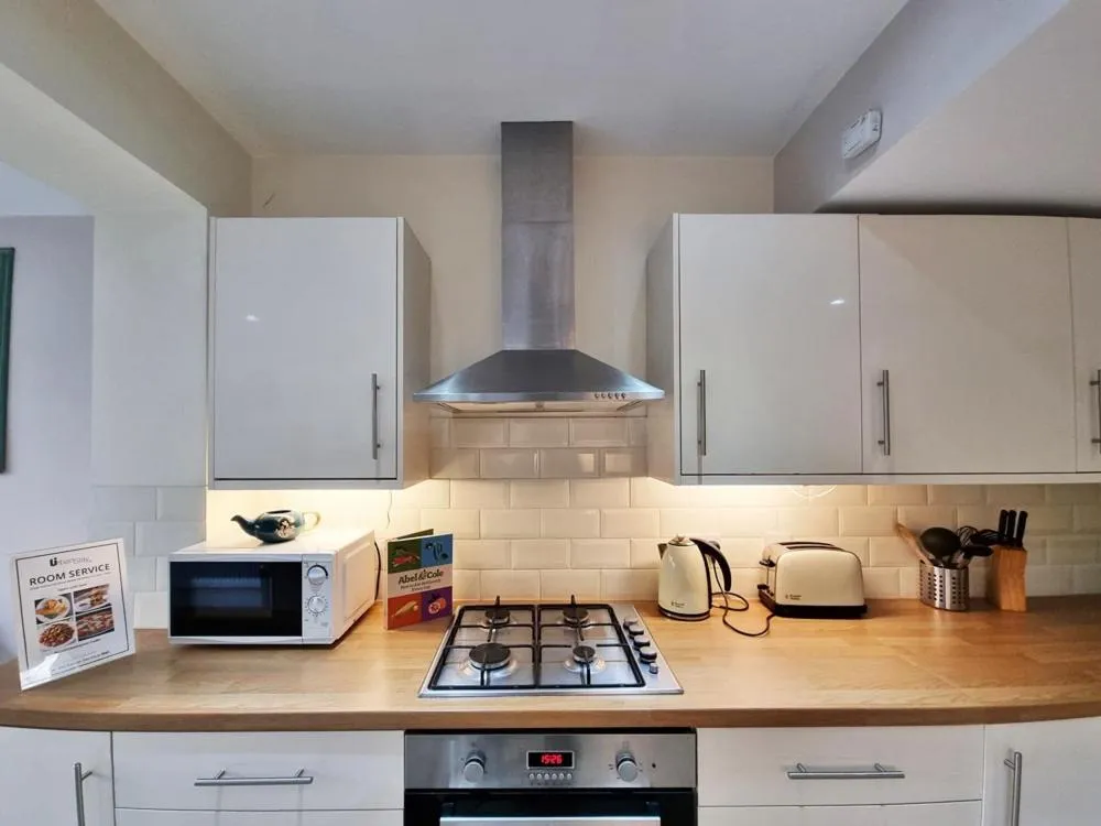 Oxford Gardens Apartments