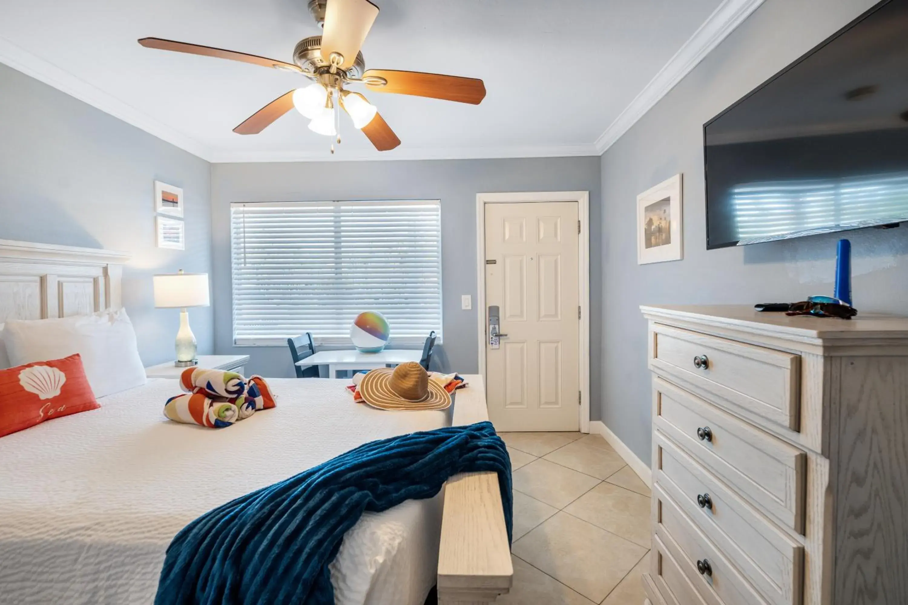 Bed in Tropical Beach Resorts - Sarasota Bed in Tropical Beach Resorts - Sarasota