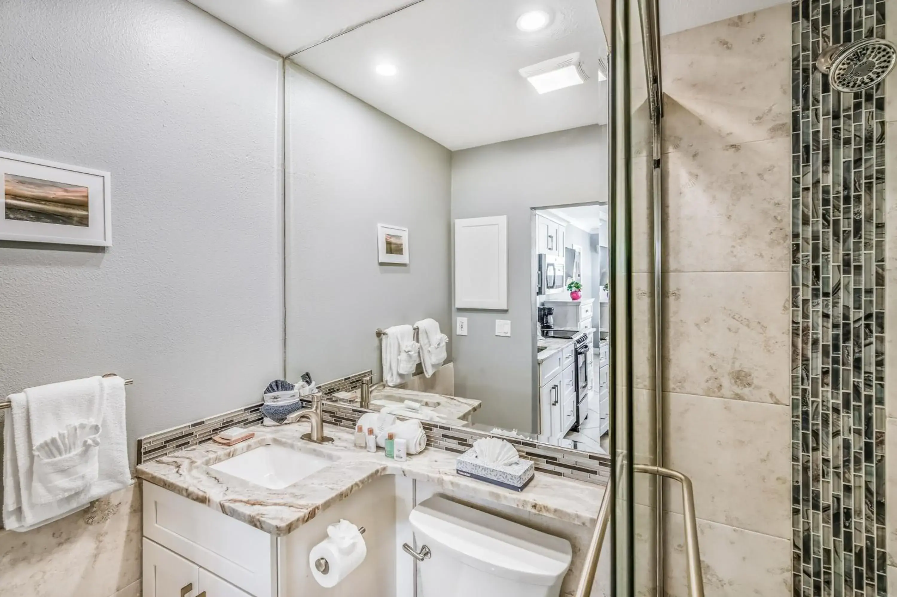 Bathroom in Tropical Beach Resorts - Sarasota Bathroom in Tropical Beach Resorts - Sarasota