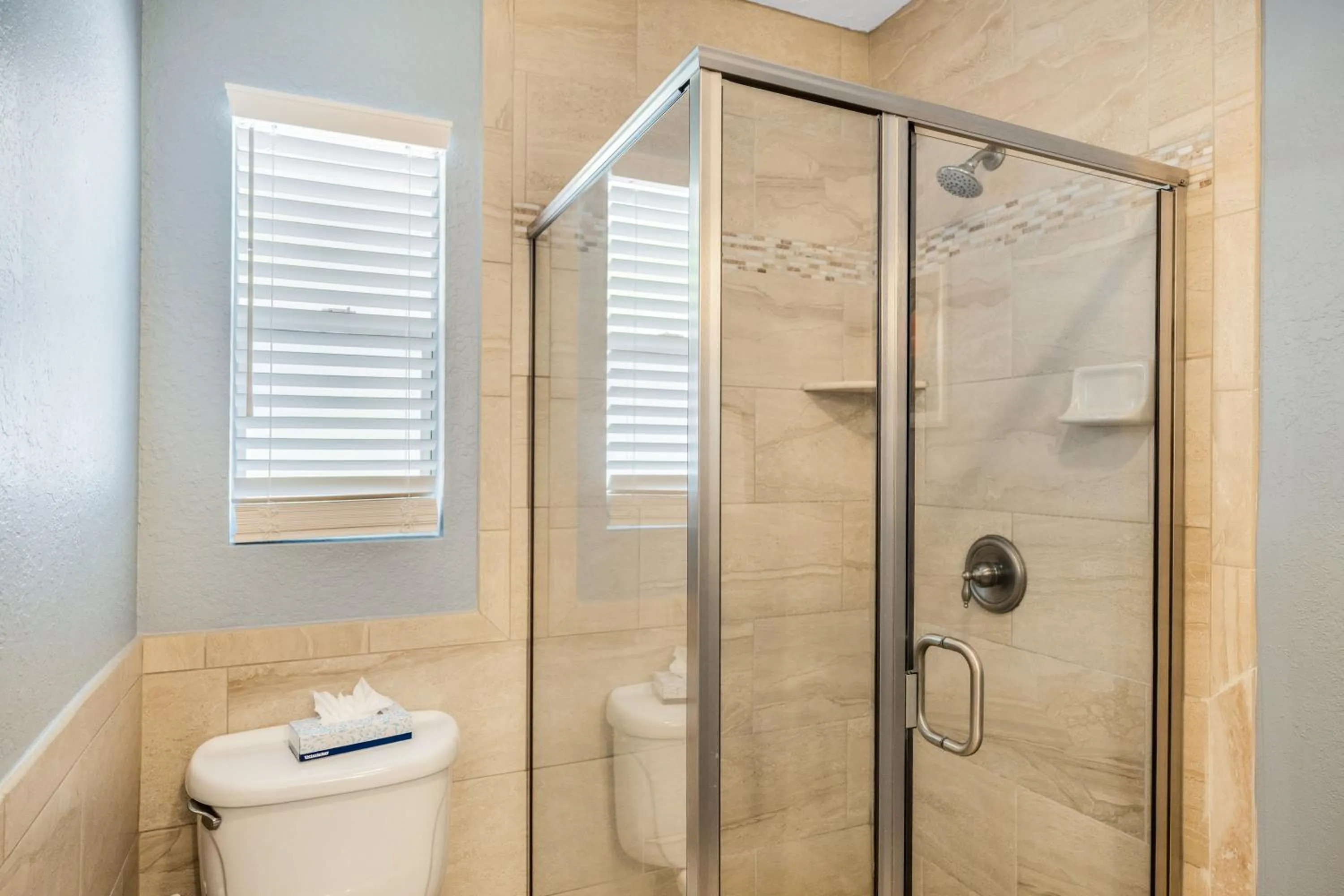 Shower in Tropical Beach Resorts - Sarasota