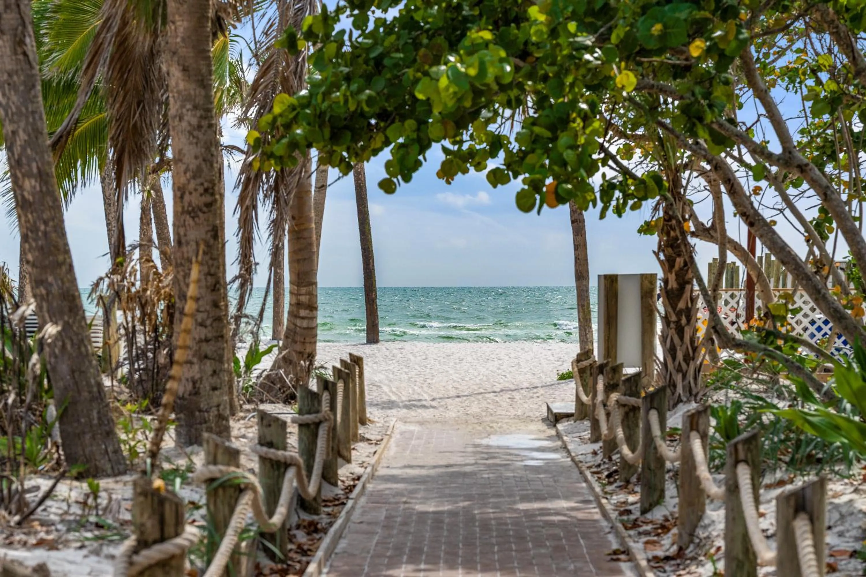 Nearby landmark in Tropical Beach Resorts - Sarasota