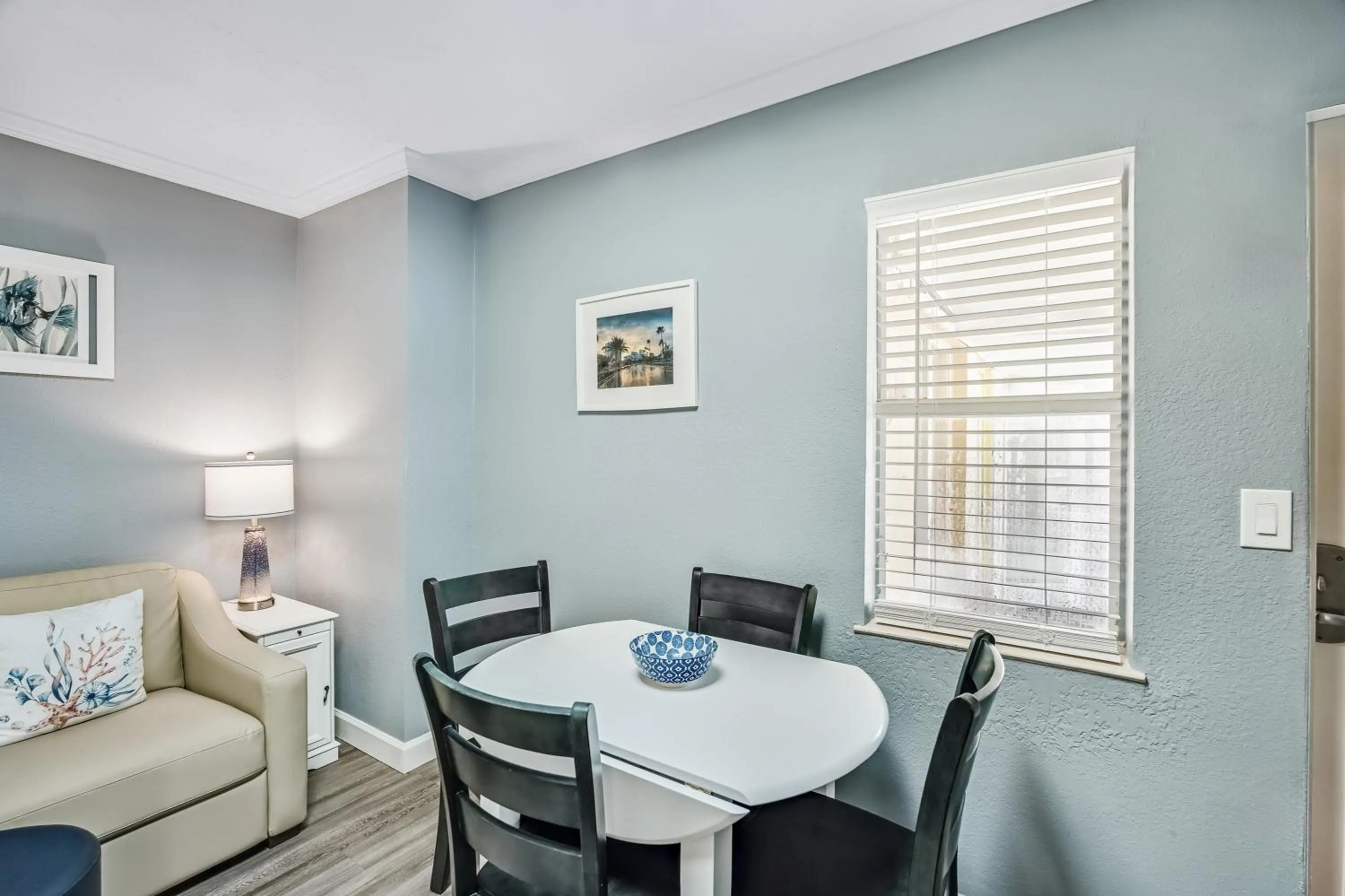 Living room in Tropical Beach Resorts - Sarasota