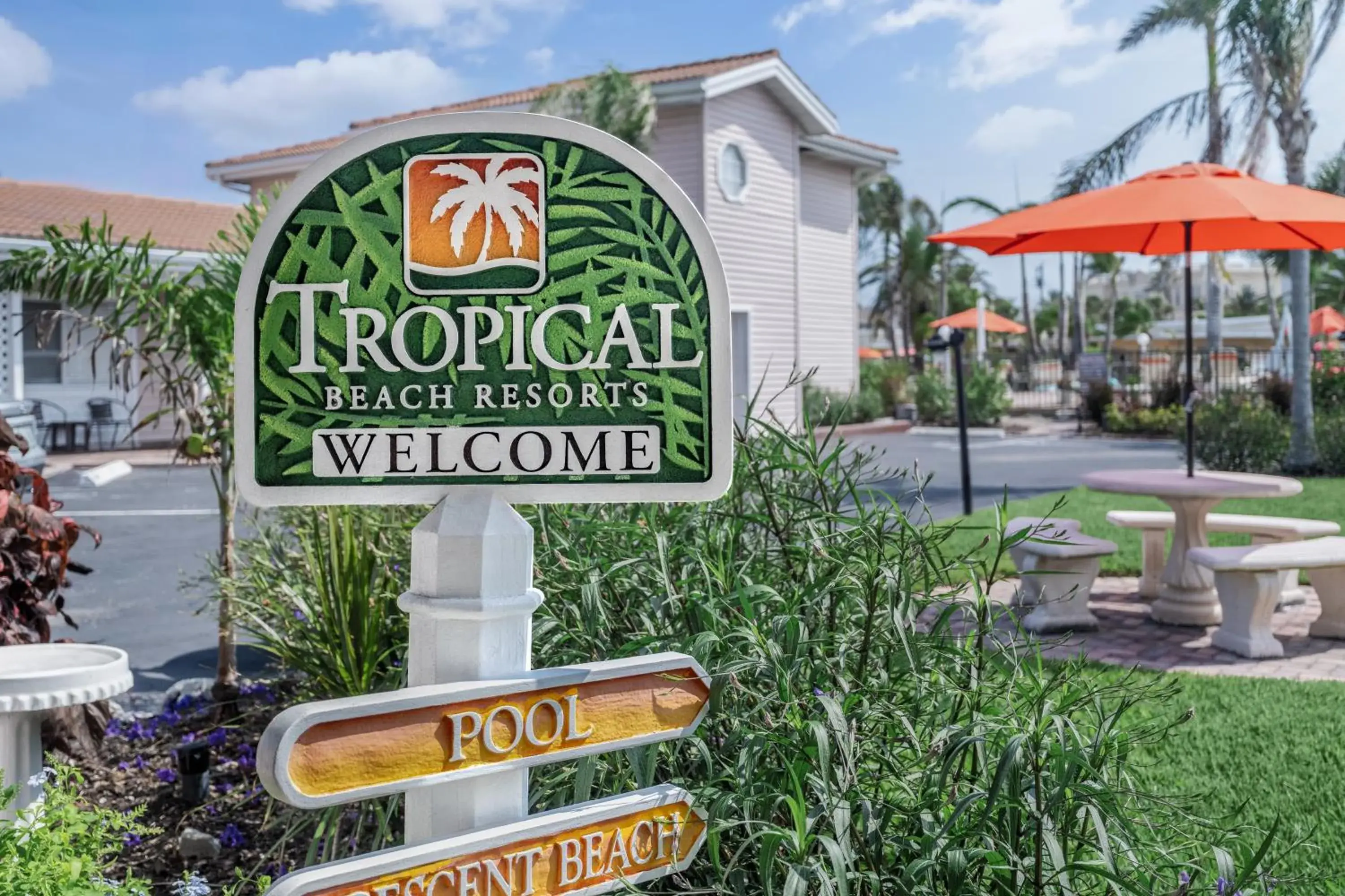 Garden view in Tropical Beach Resorts - Sarasota Garden view in Tropical Beach Resorts - Sarasota