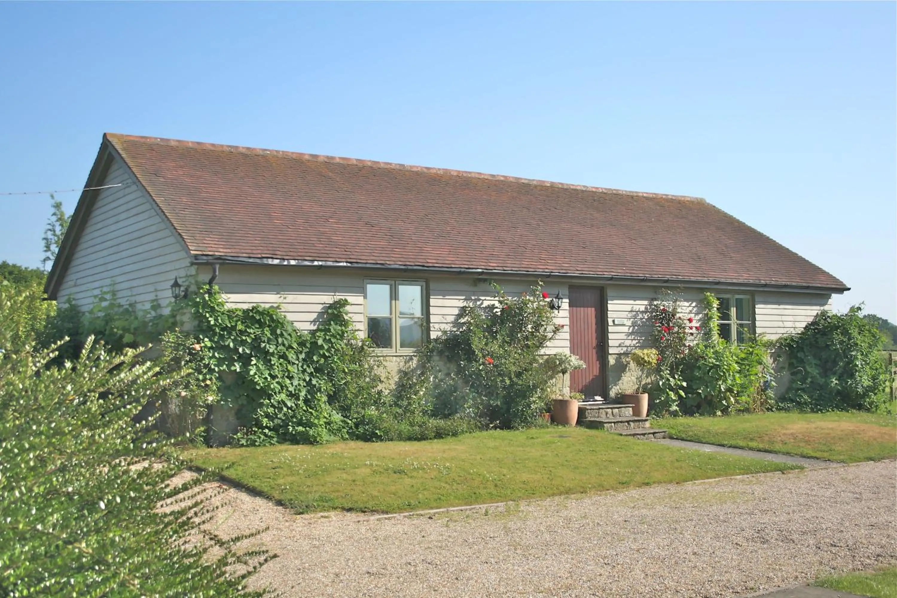 Facade/entrance in Spacious Swallow Cottage