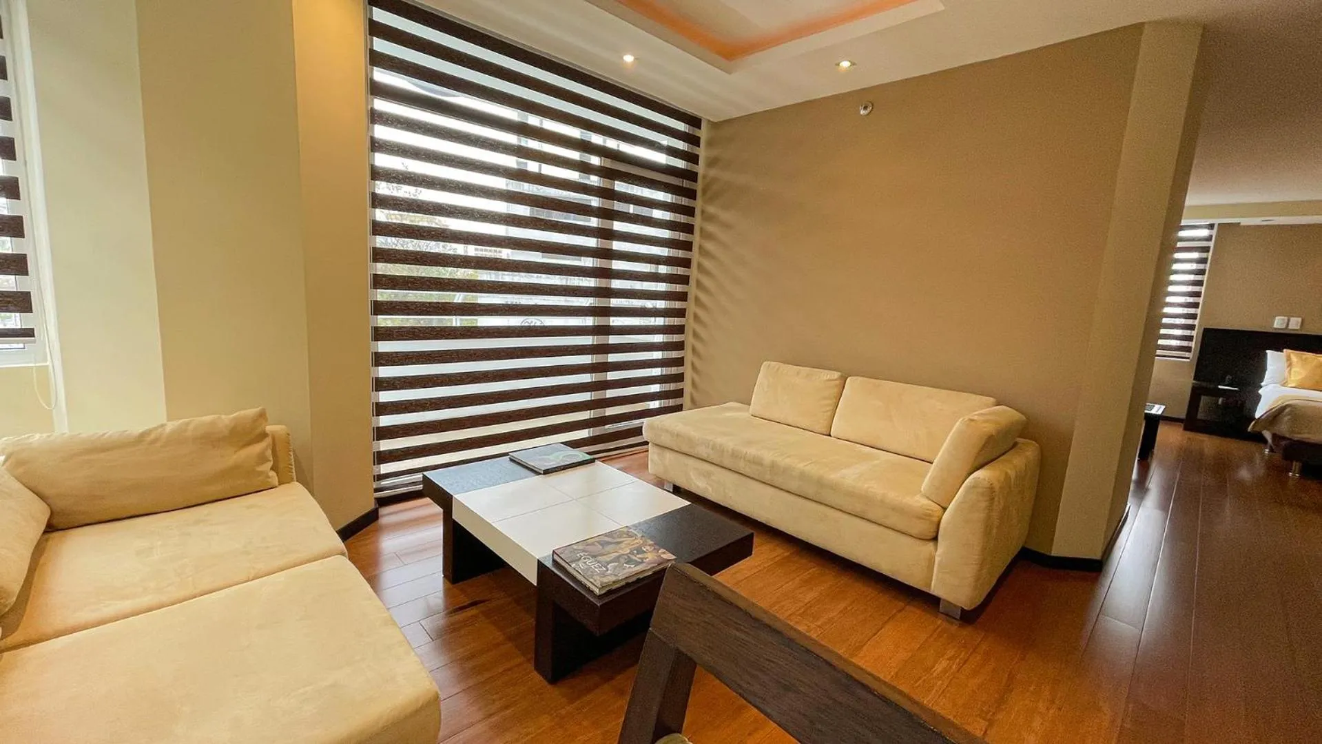 Living room in Mercure Alameda Quito