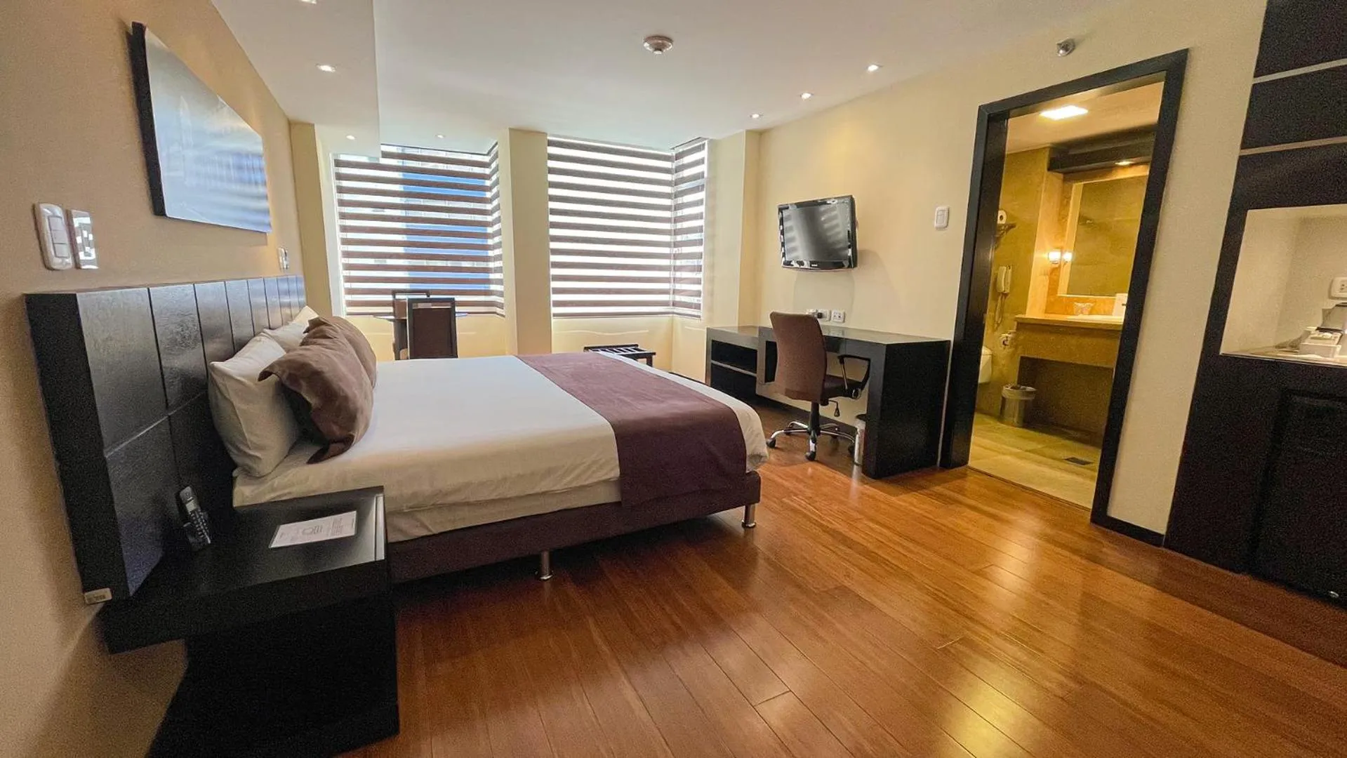 Bed in Mercure Alameda Quito