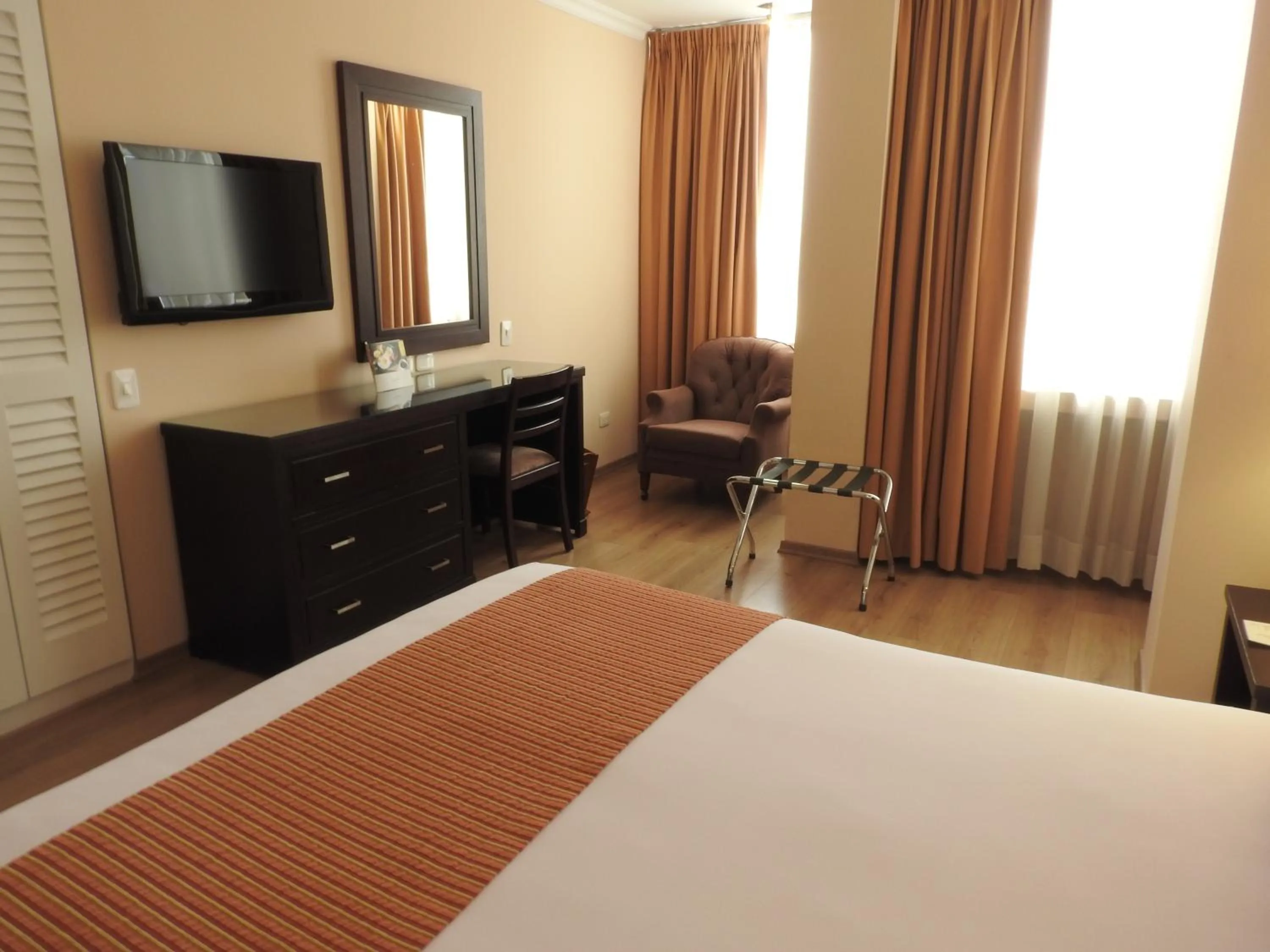 Other, Bed in Mercure Alameda Quito