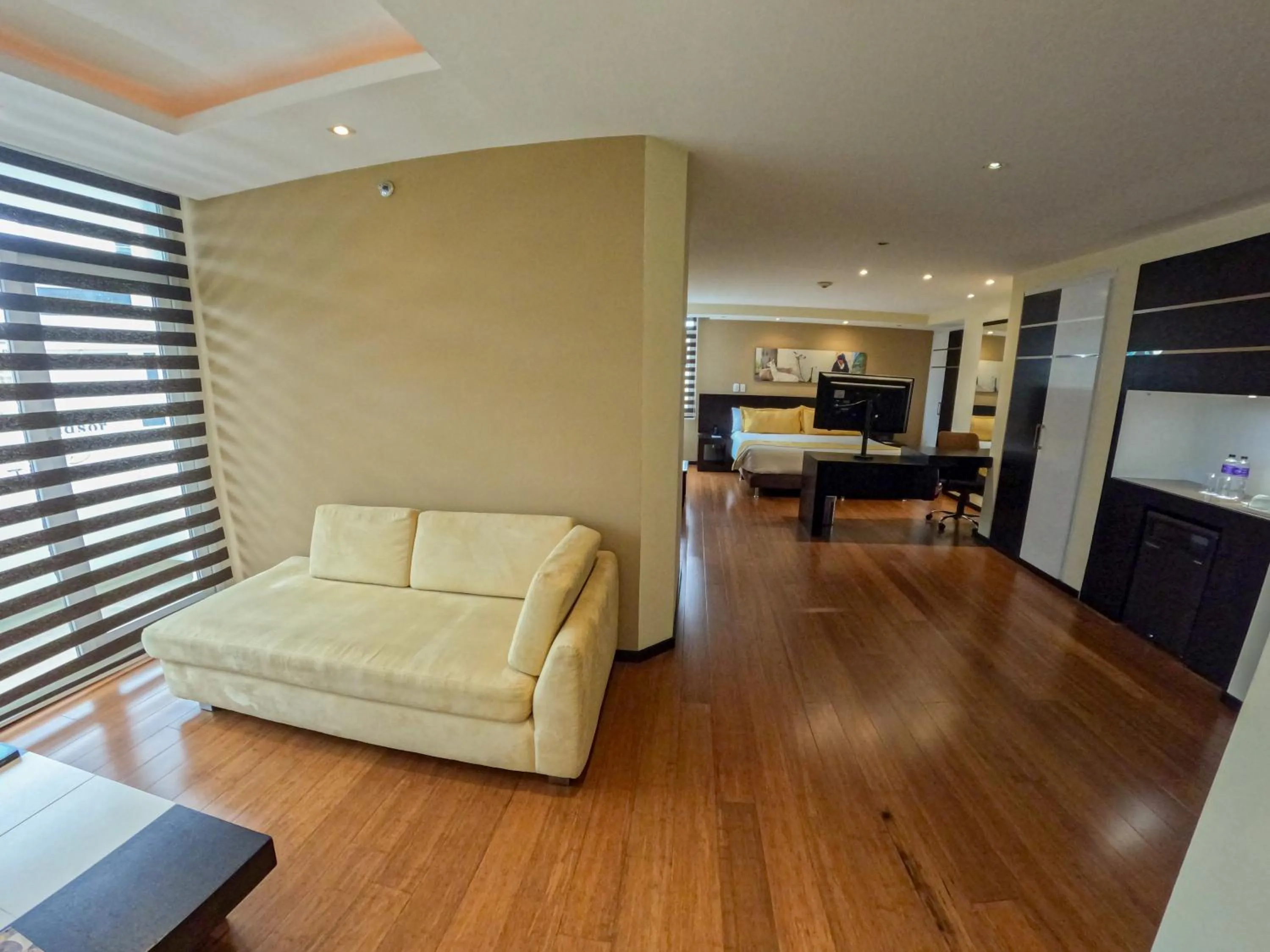 Living room in Mercure Alameda Quito