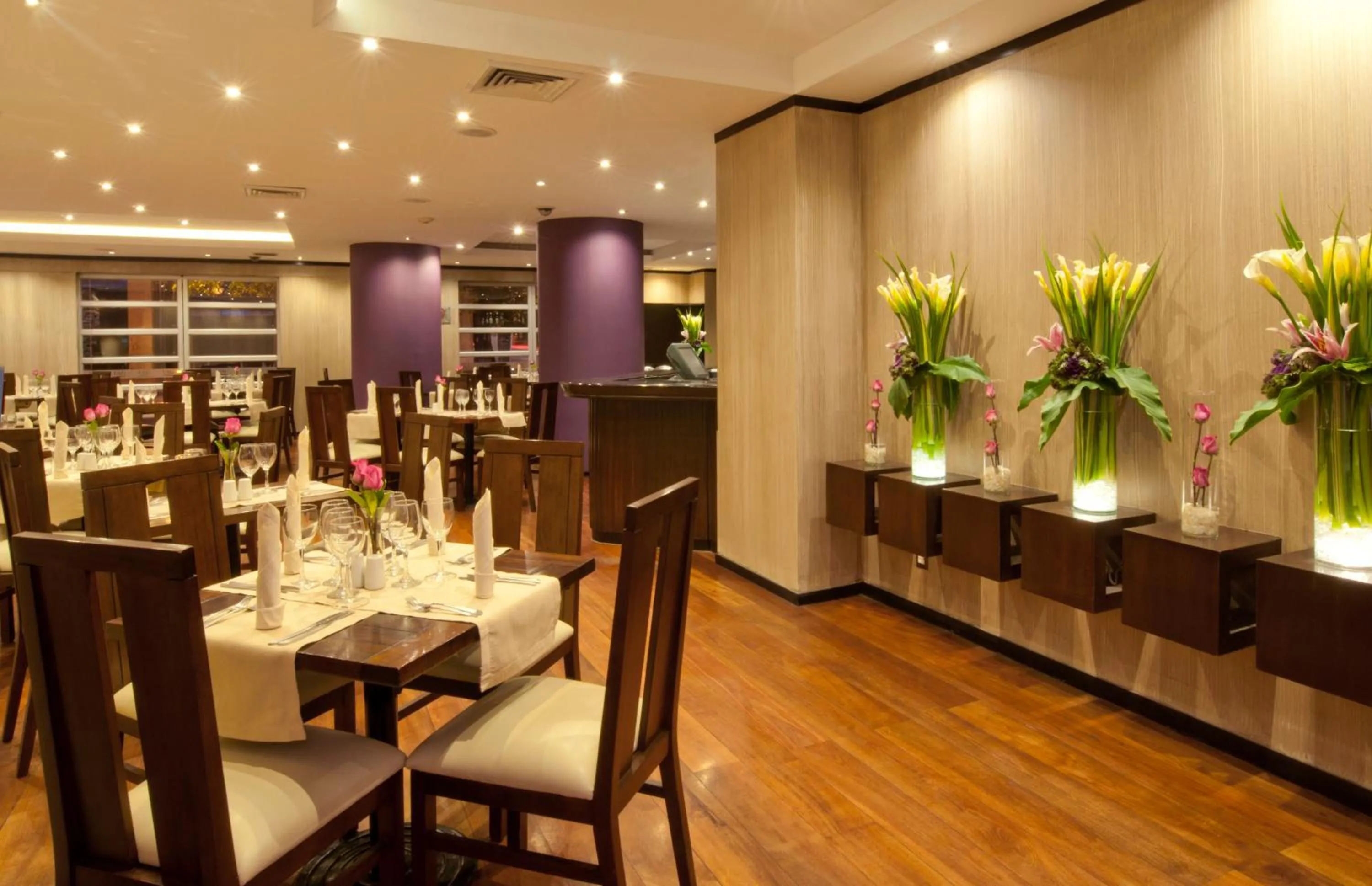 Restaurant/places to eat in Mercure Alameda Quito