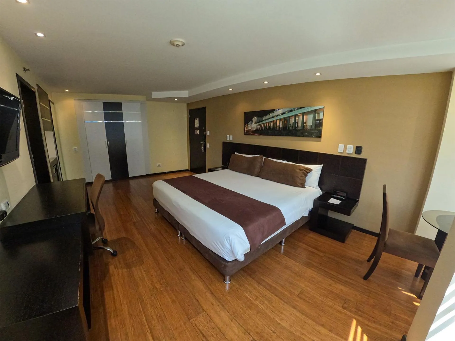 Bed in Mercure Alameda Quito