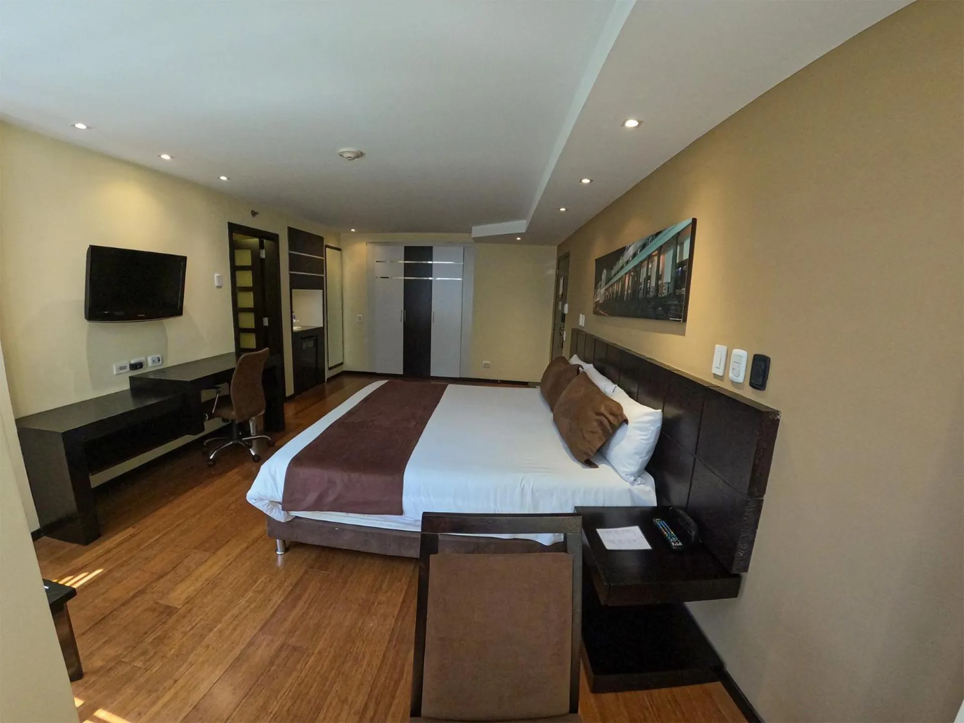 Bed in Mercure Alameda Quito