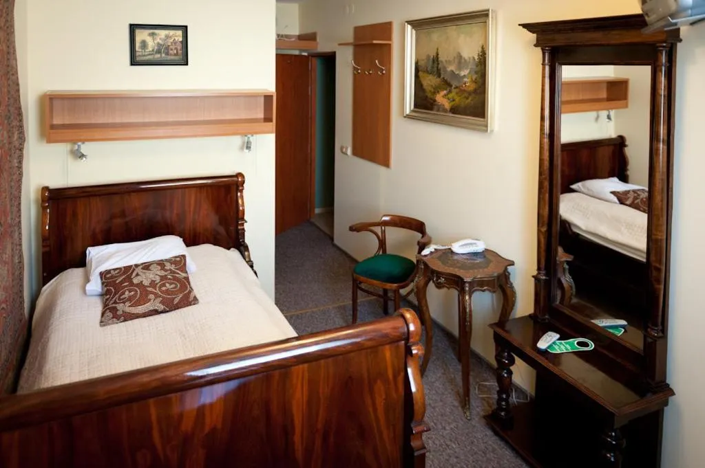 Photo of the whole room, Bed in Hotel Alef