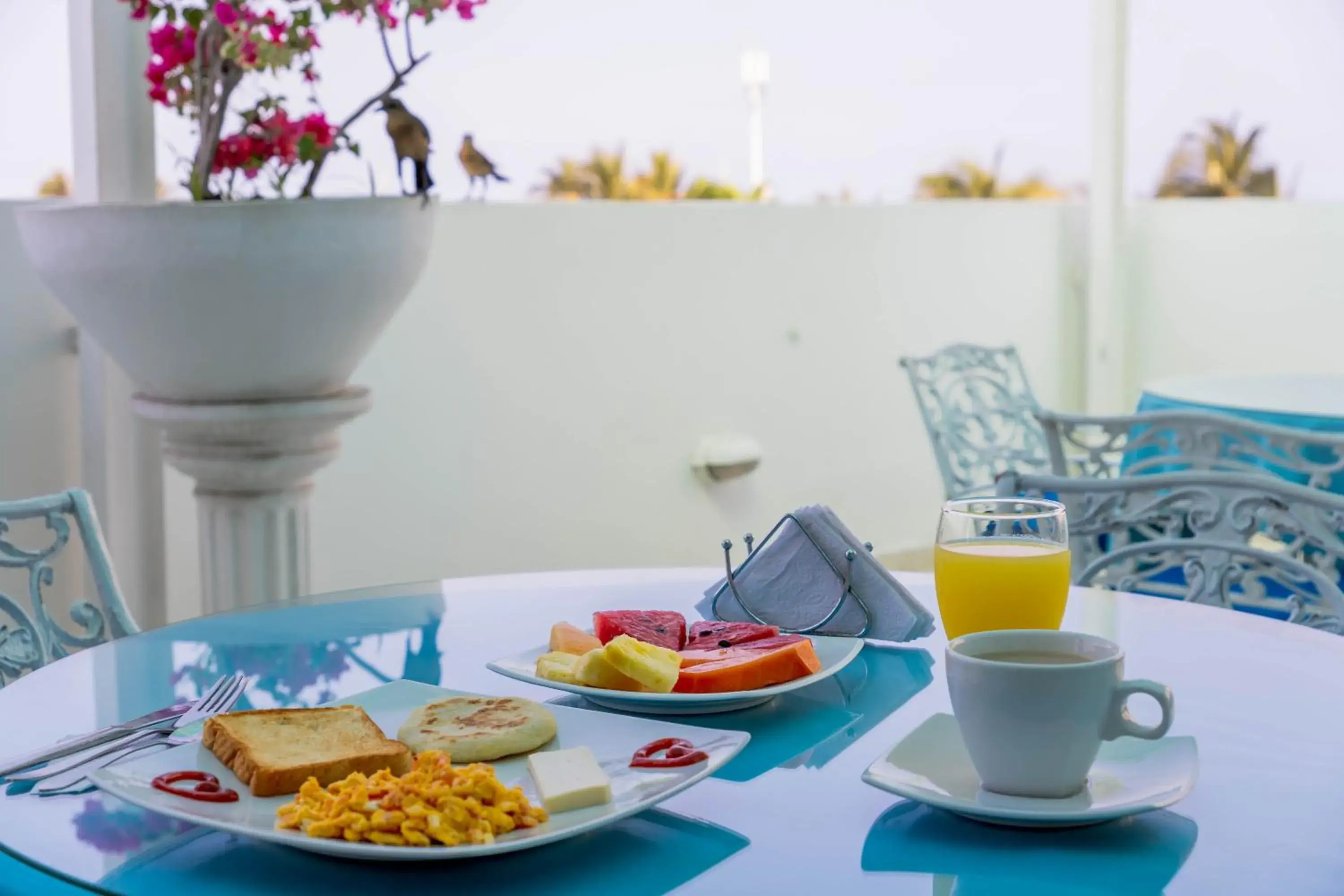 Breakfast in Hotel Coral Reef Cartagena Breakfast in Hotel Coral Reef Cartagena