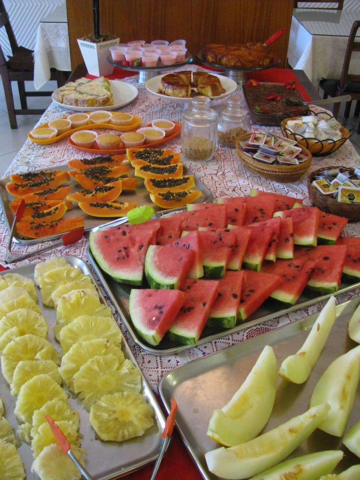 Restaurant/places to eat in Hotel La Brise