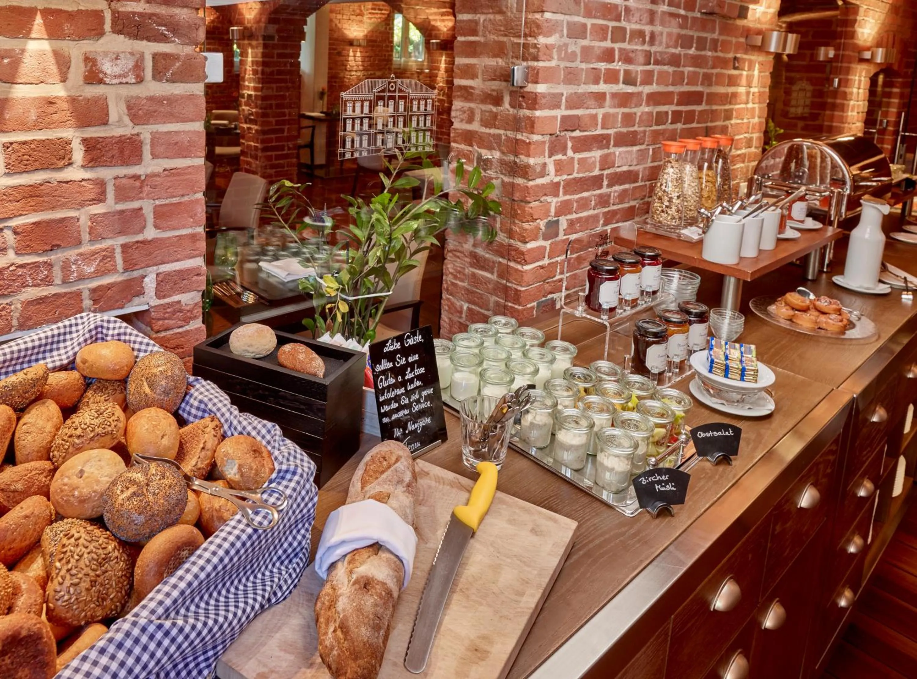Buffet breakfast in Hotel Navigare